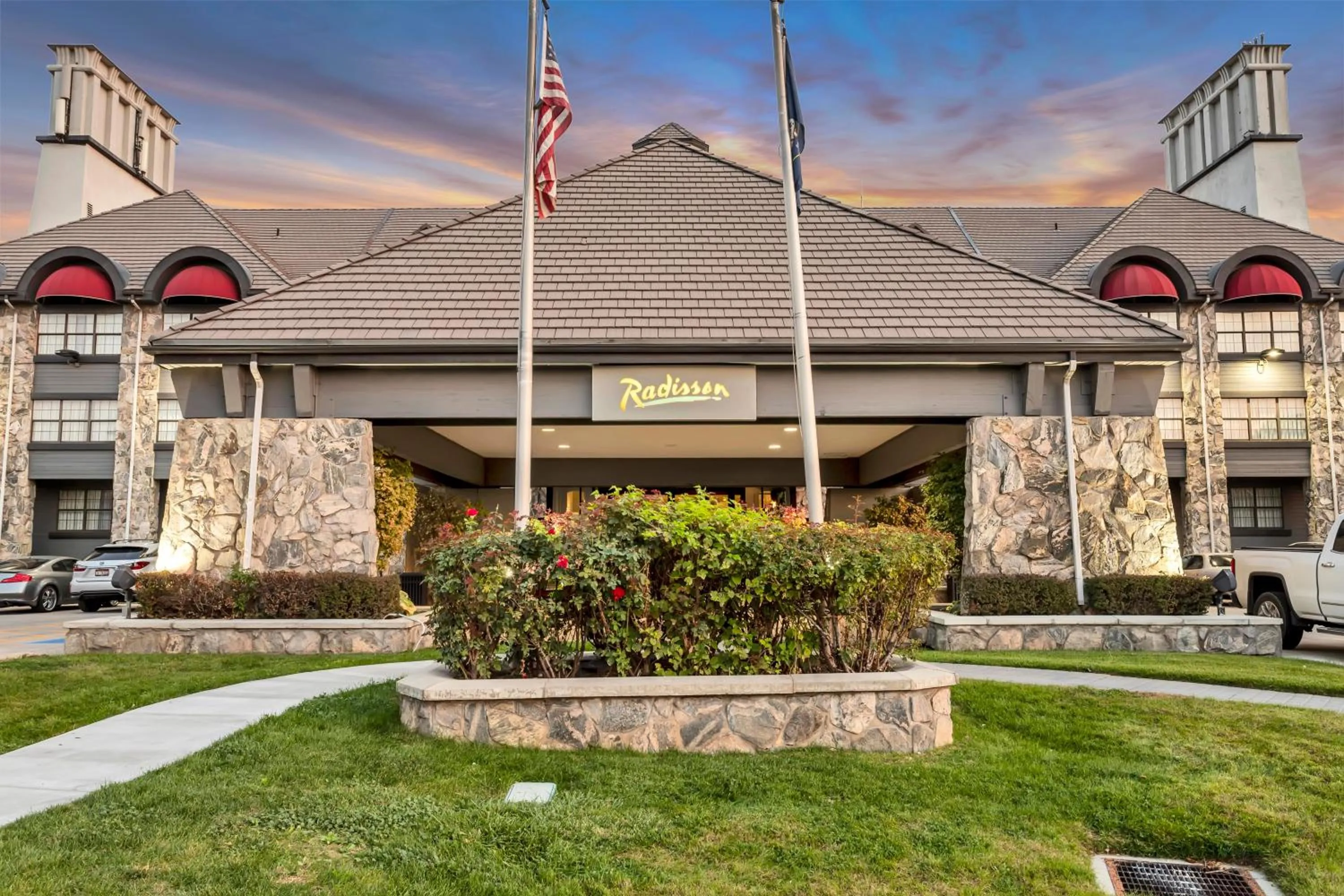 Property building in Radisson Hotel Salt Lake City Airport