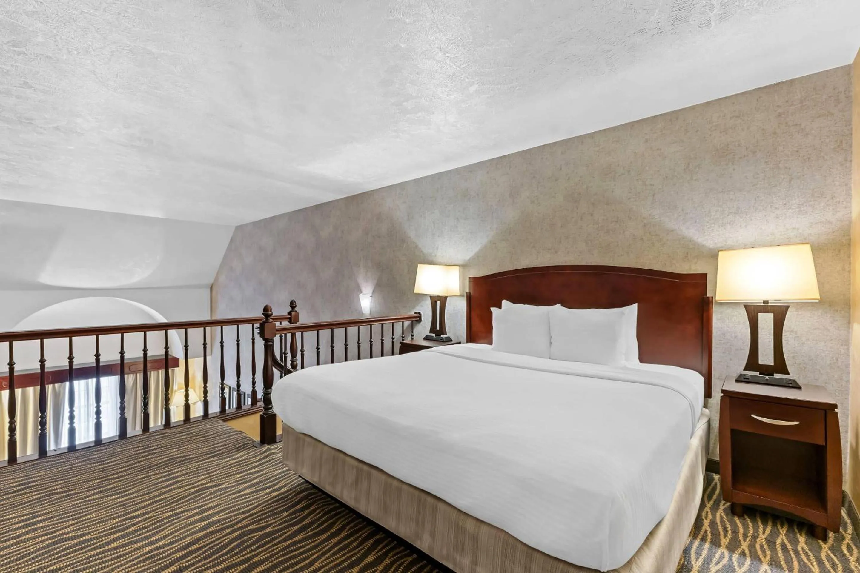 Bedroom, Bed in Radisson Hotel Salt Lake City Airport