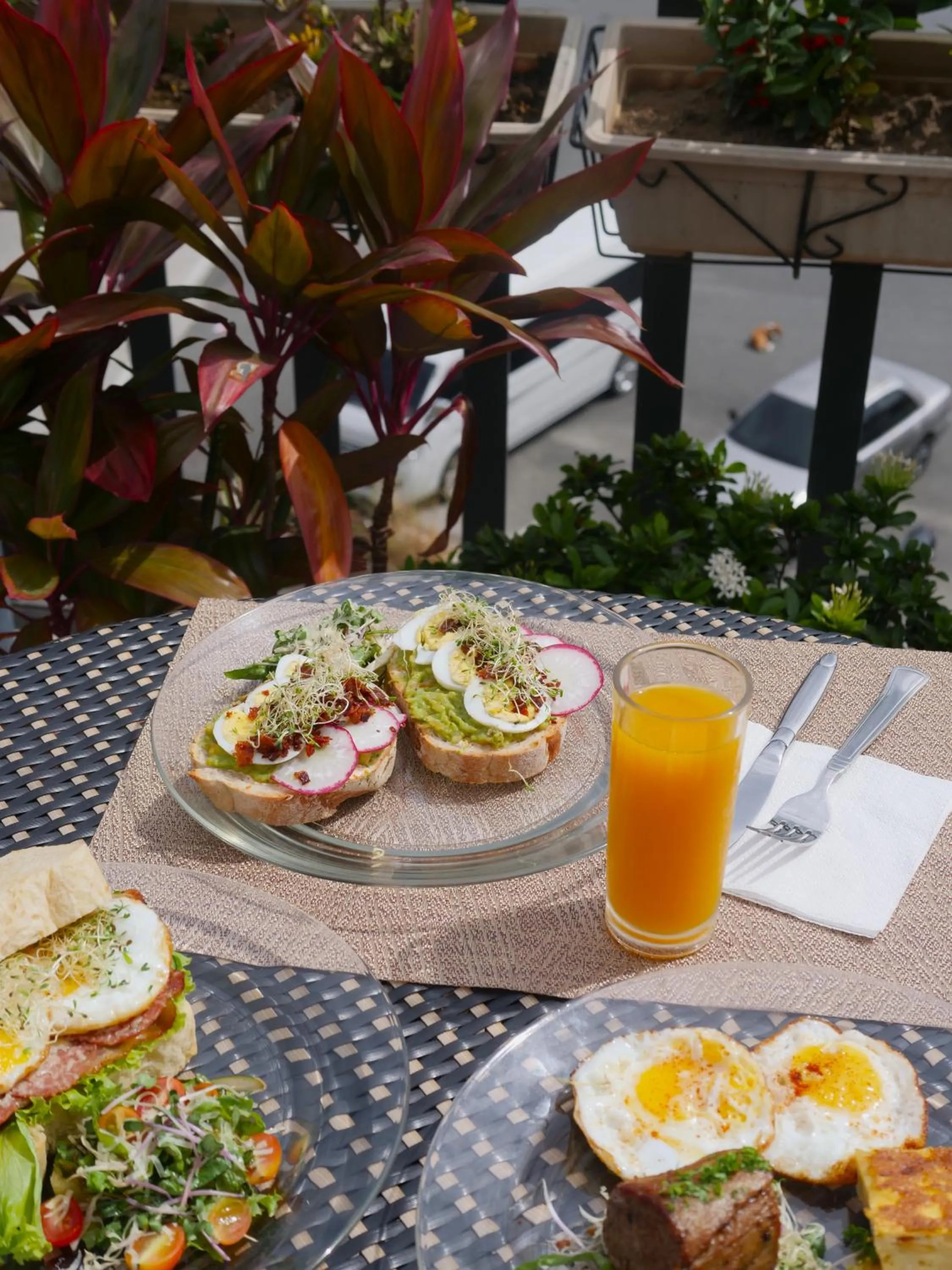 Food and drinks in Le Charmé Suites - Subic