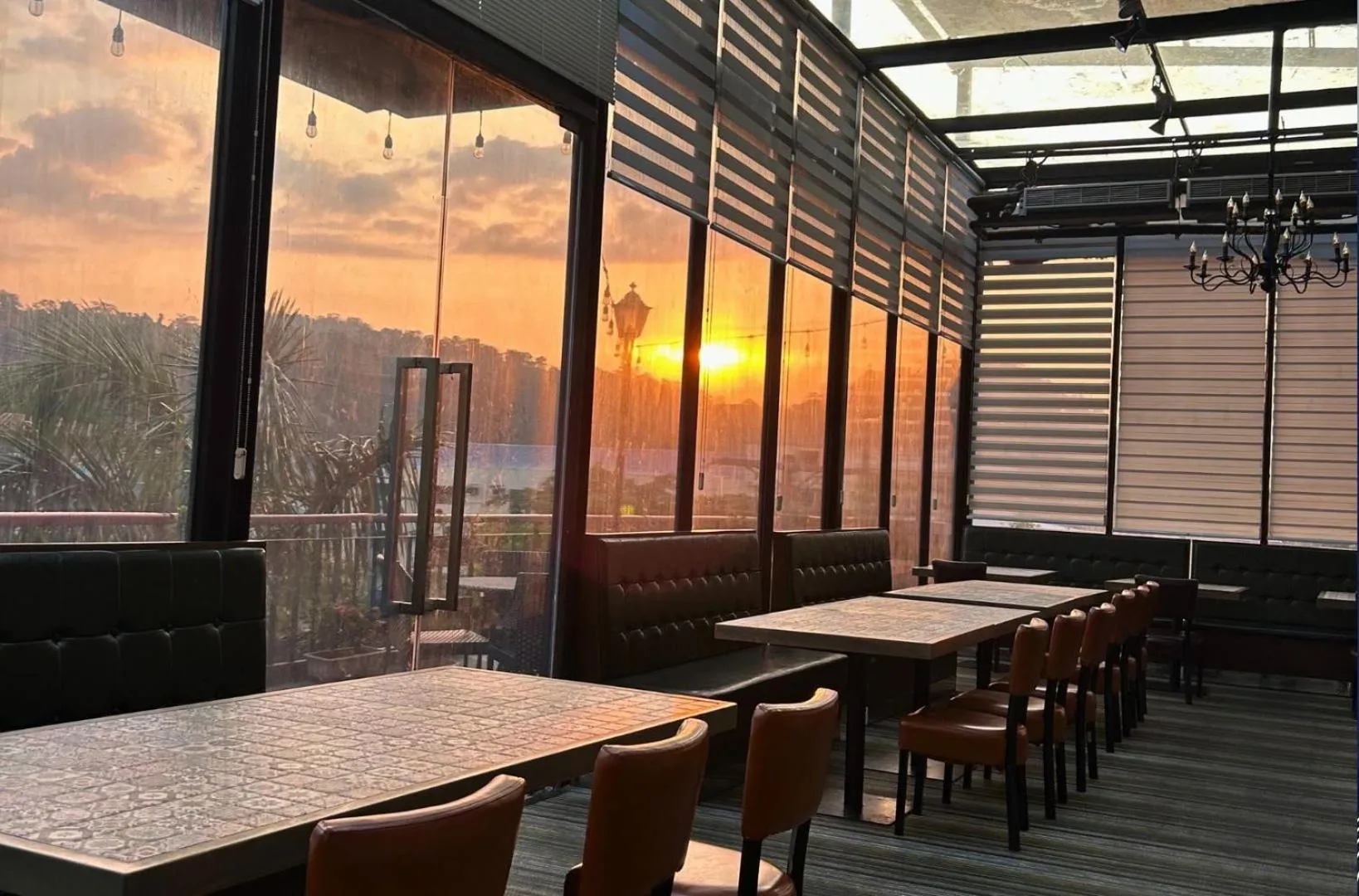 Restaurant/places to eat in Le Charmé Suites - Subic