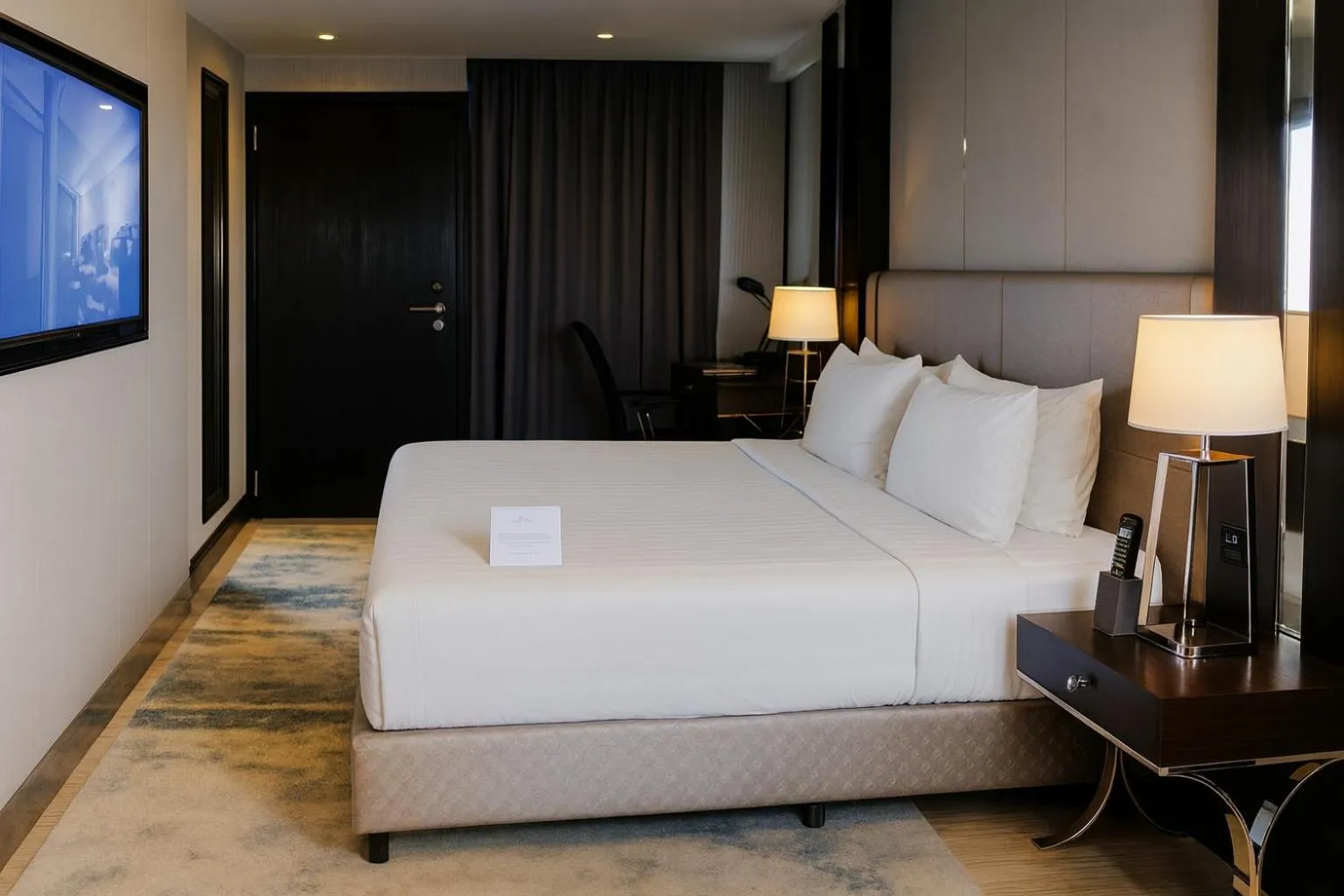 Bed in Le Charmé Suites - Subic