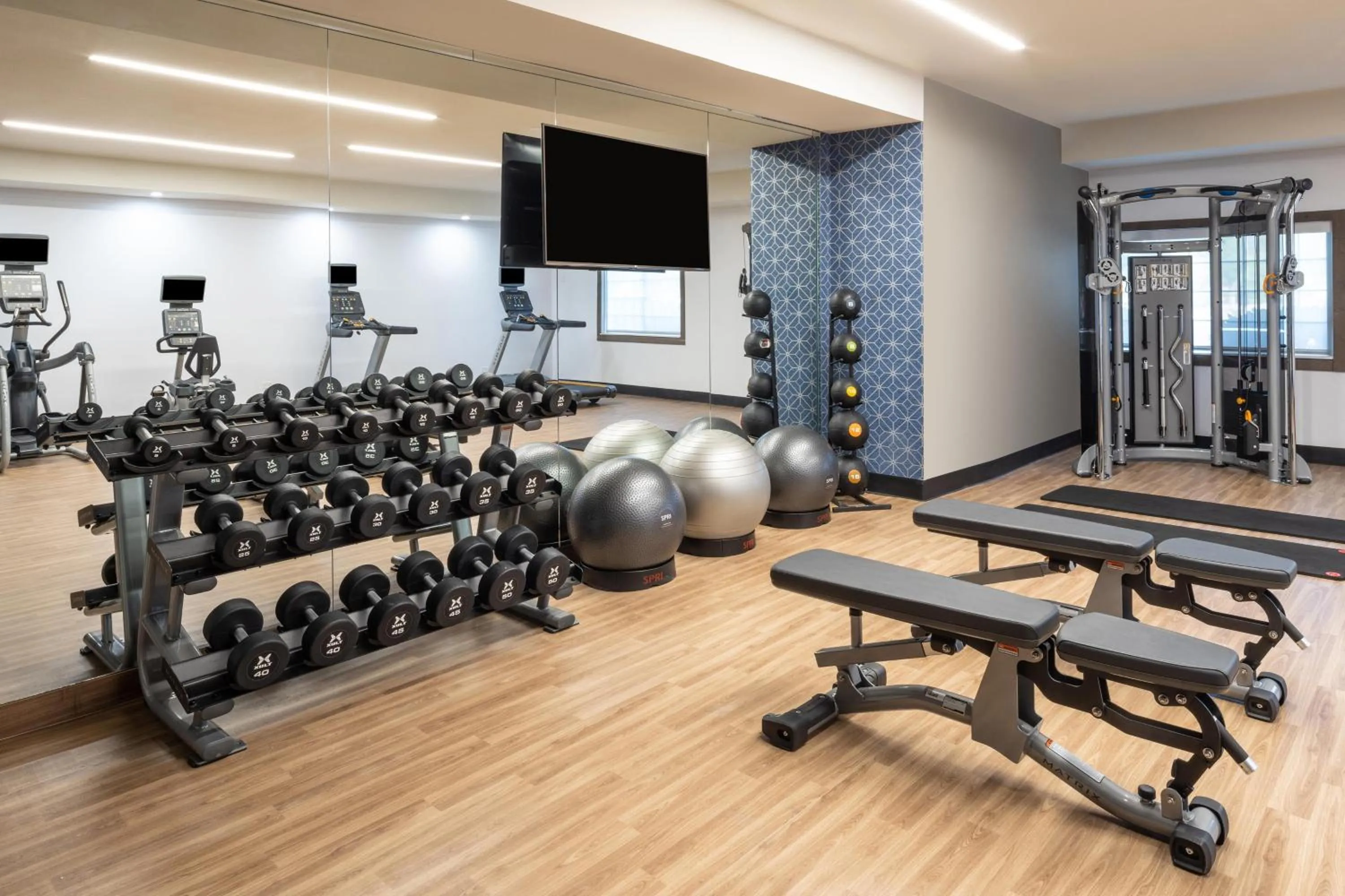 Fitness centre/facilities in Four Points by Sheraton Chicago Schaumburg