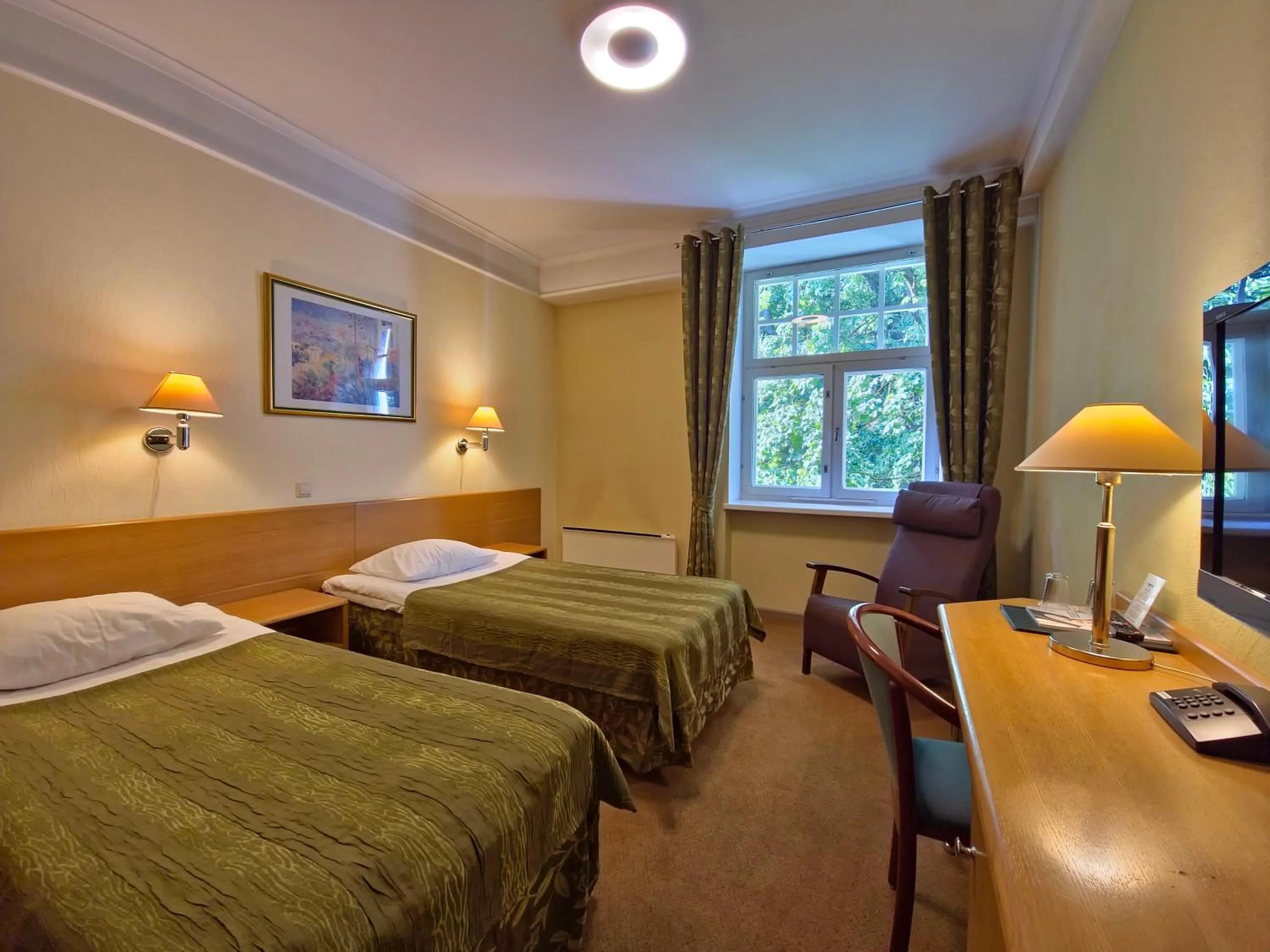 Bed in Barclay Hotel