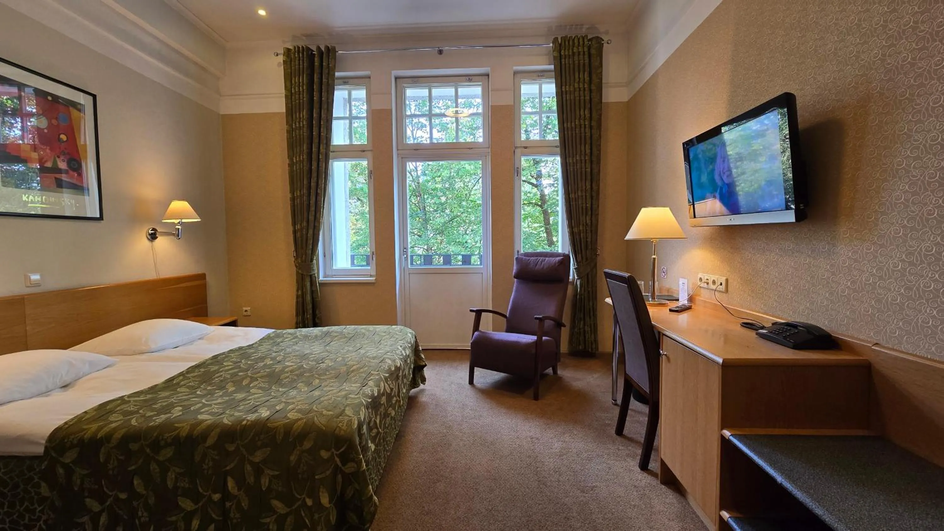 Bed in Barclay Hotel