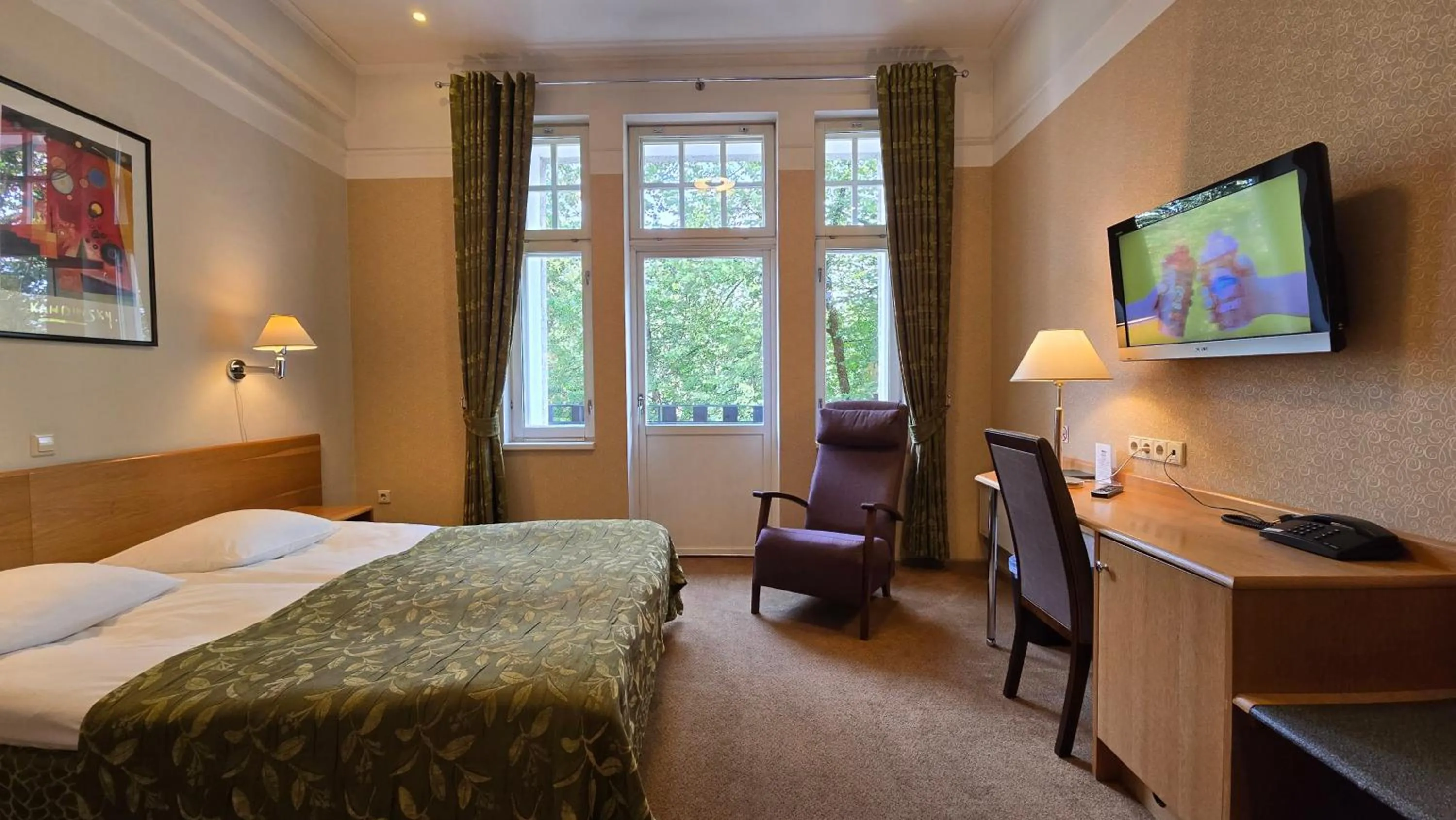 Bed in Barclay Hotel