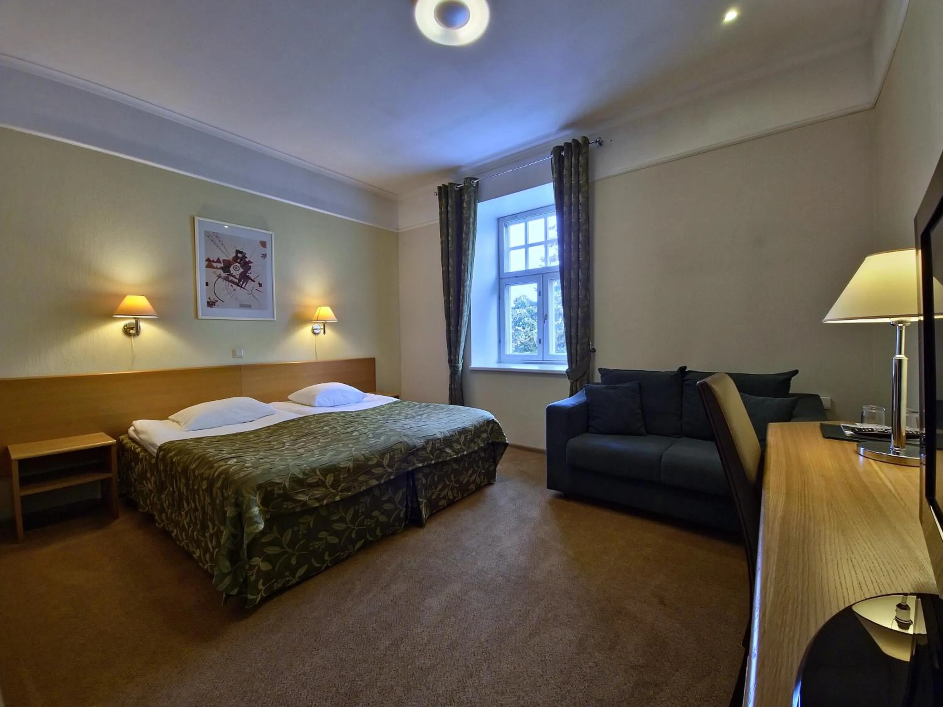 Bed in Barclay Hotel