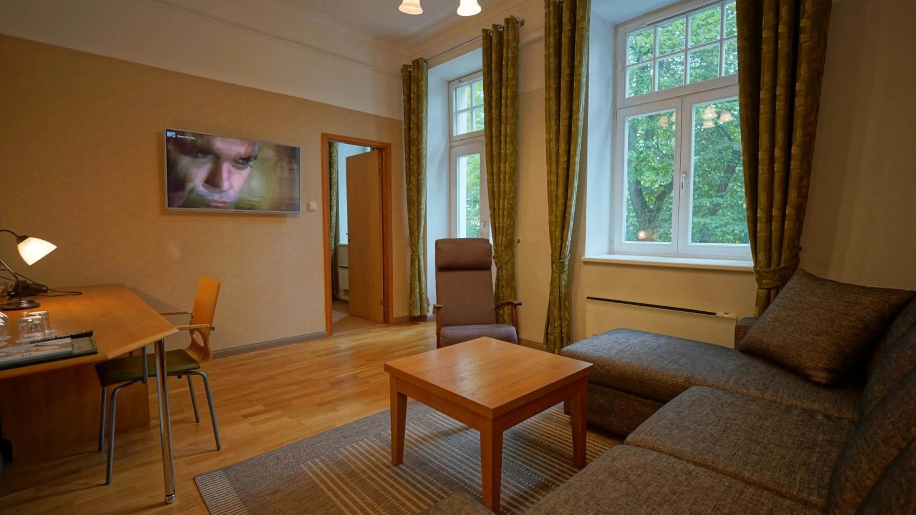 TV and multimedia in Barclay Hotel