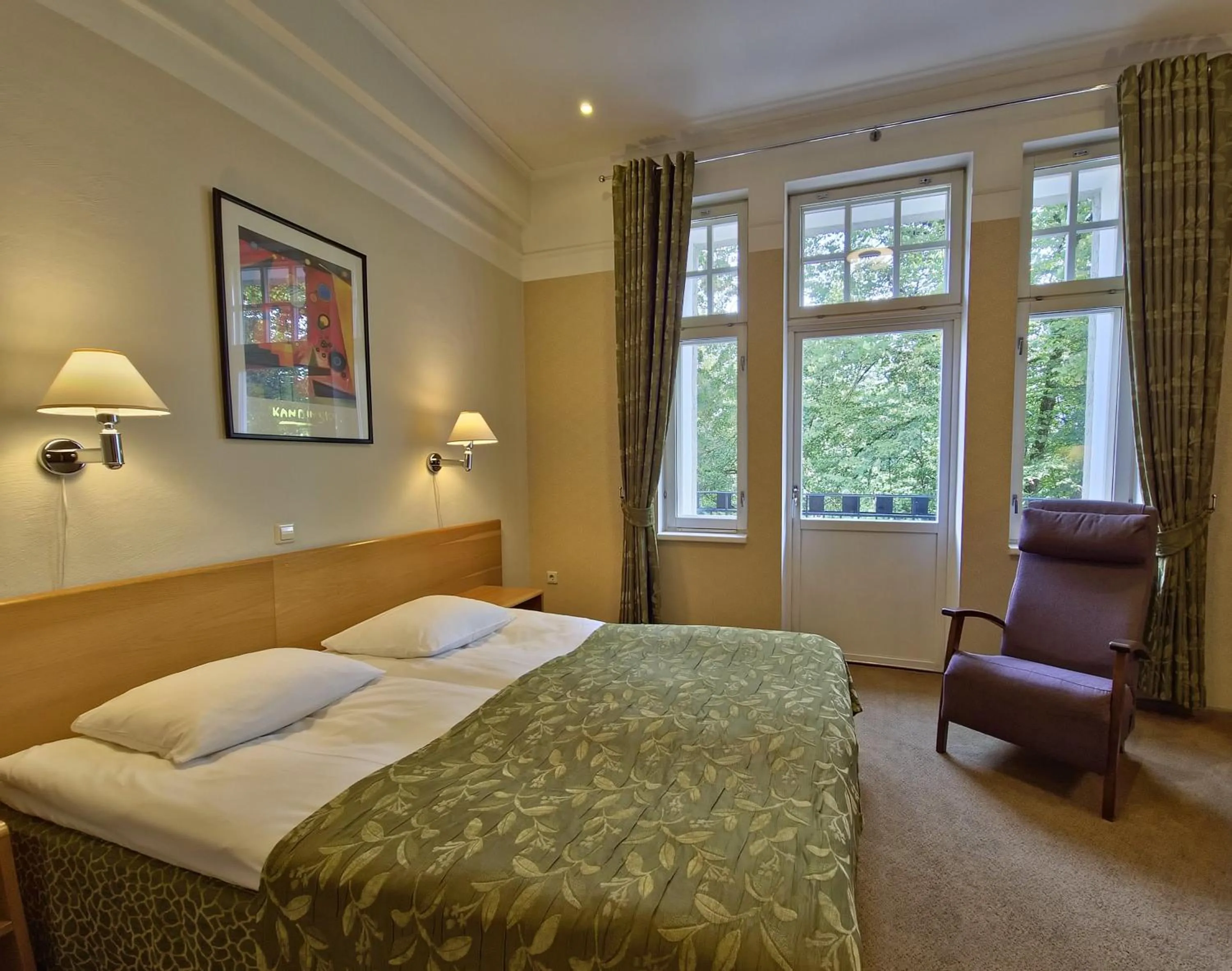 Bed in Barclay Hotel