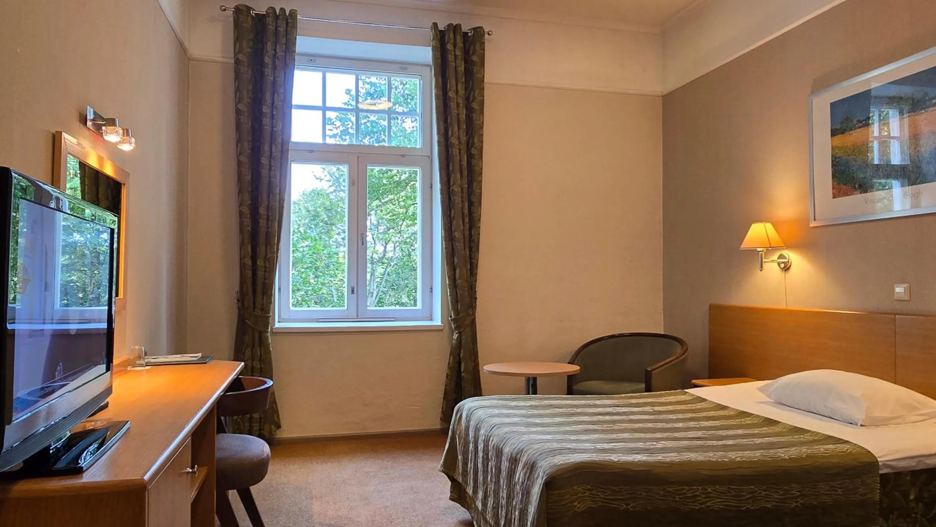 Bed in Barclay Hotel