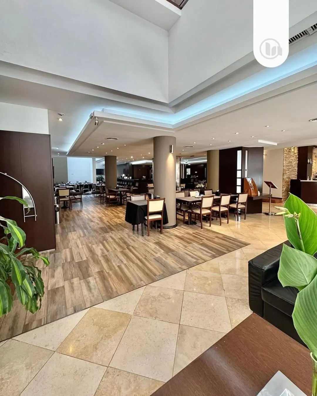 Property building in Urquiza Apart Hotel & Suites