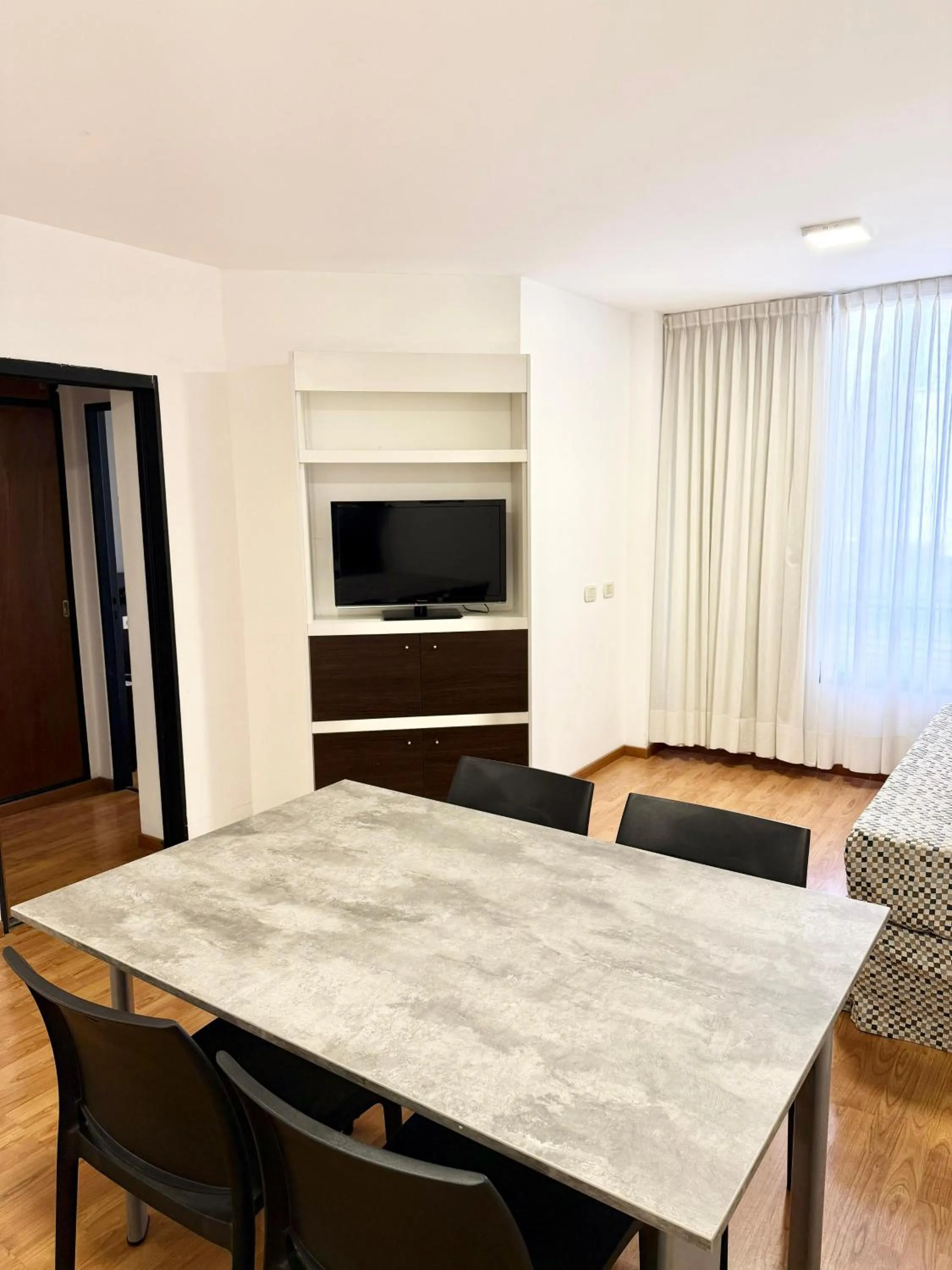 Urquiza Apart Hotel & Suites