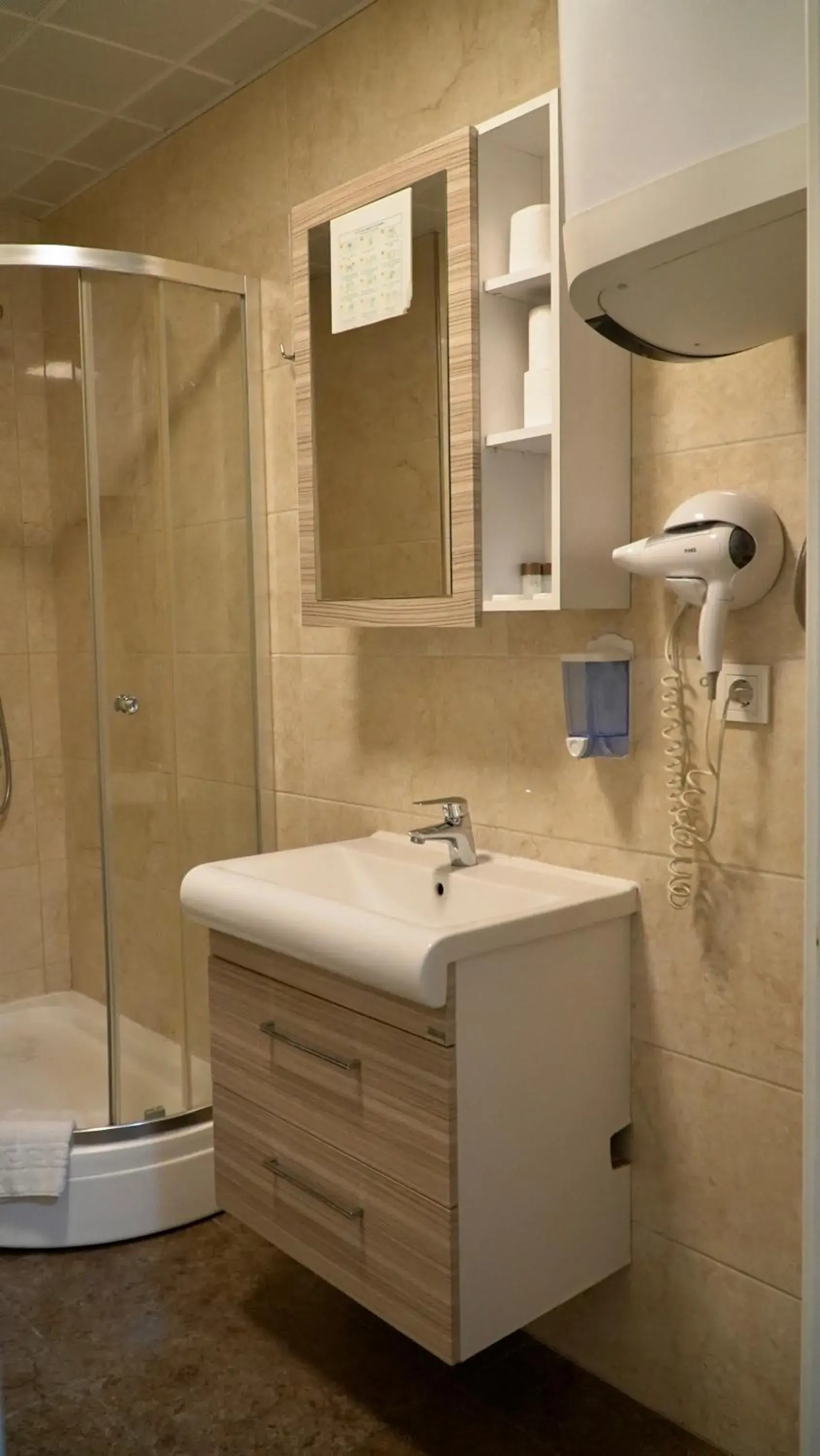 Deluxe Quadruple Room in Skyport Istanbul Deluxe Quadruple Room in Skyport Istanbul