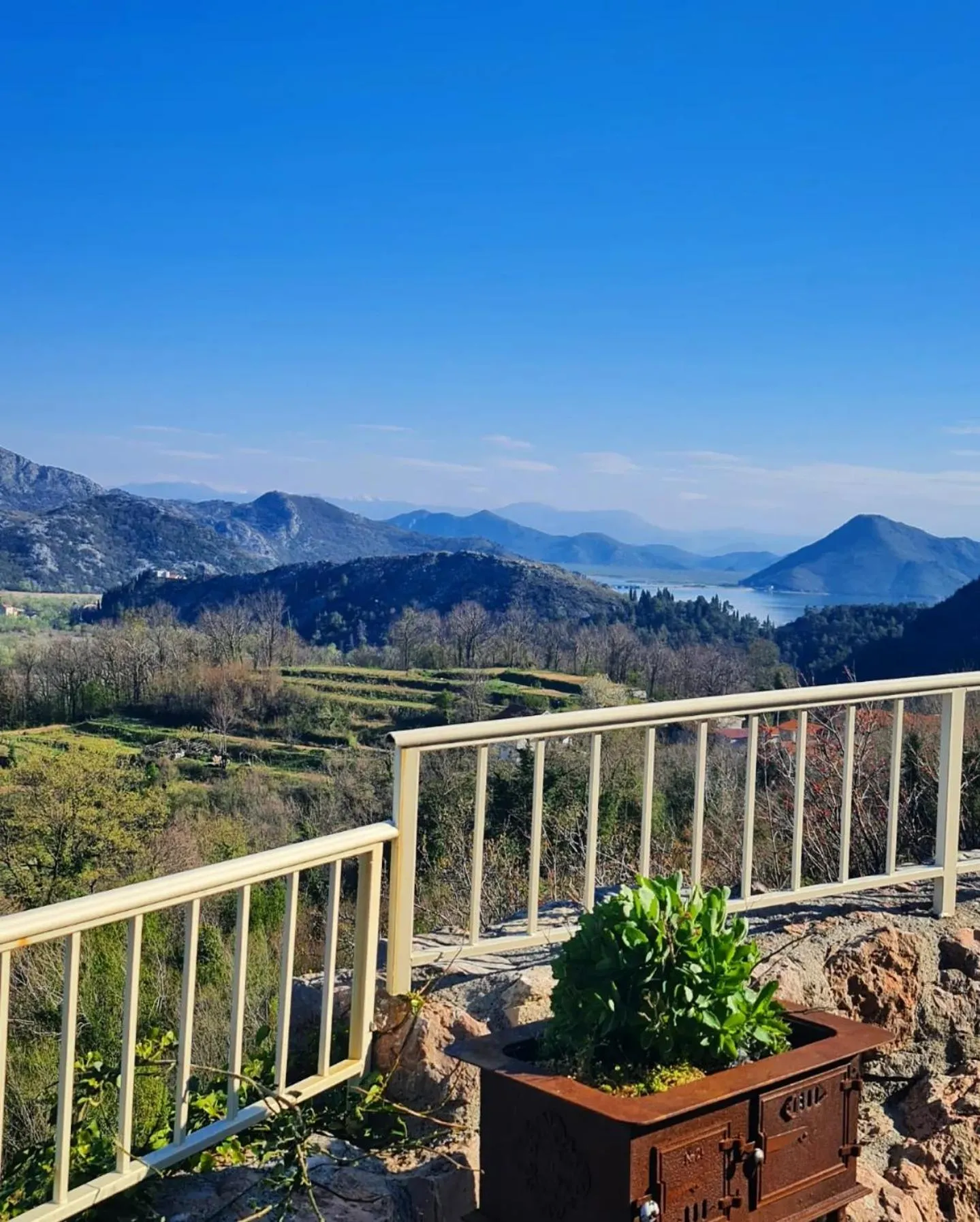 View (from property/room) in Dembelija Rooms
