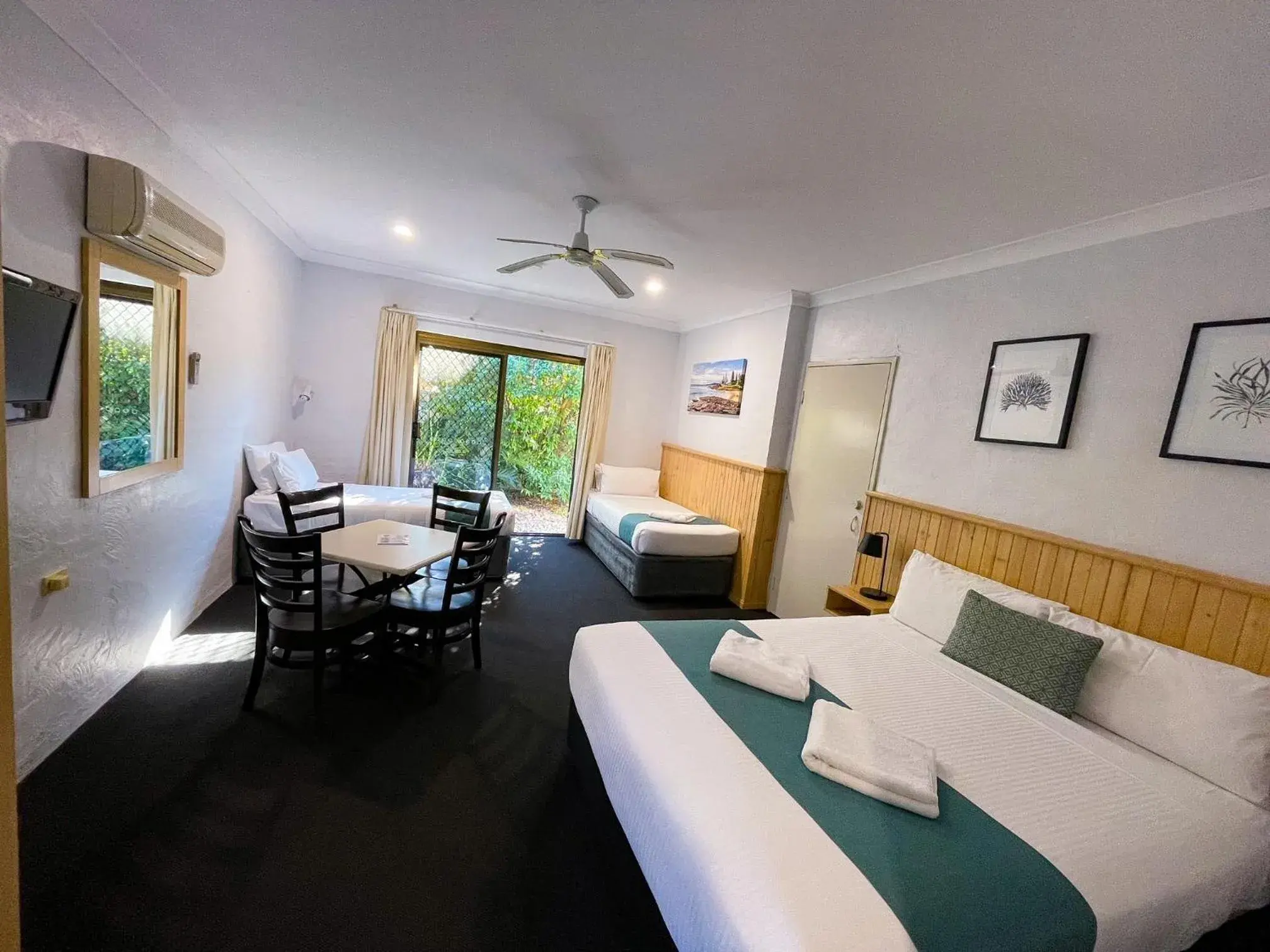 Deluxe Family in Costa Rica Motel Deluxe Family in Costa Rica Motel