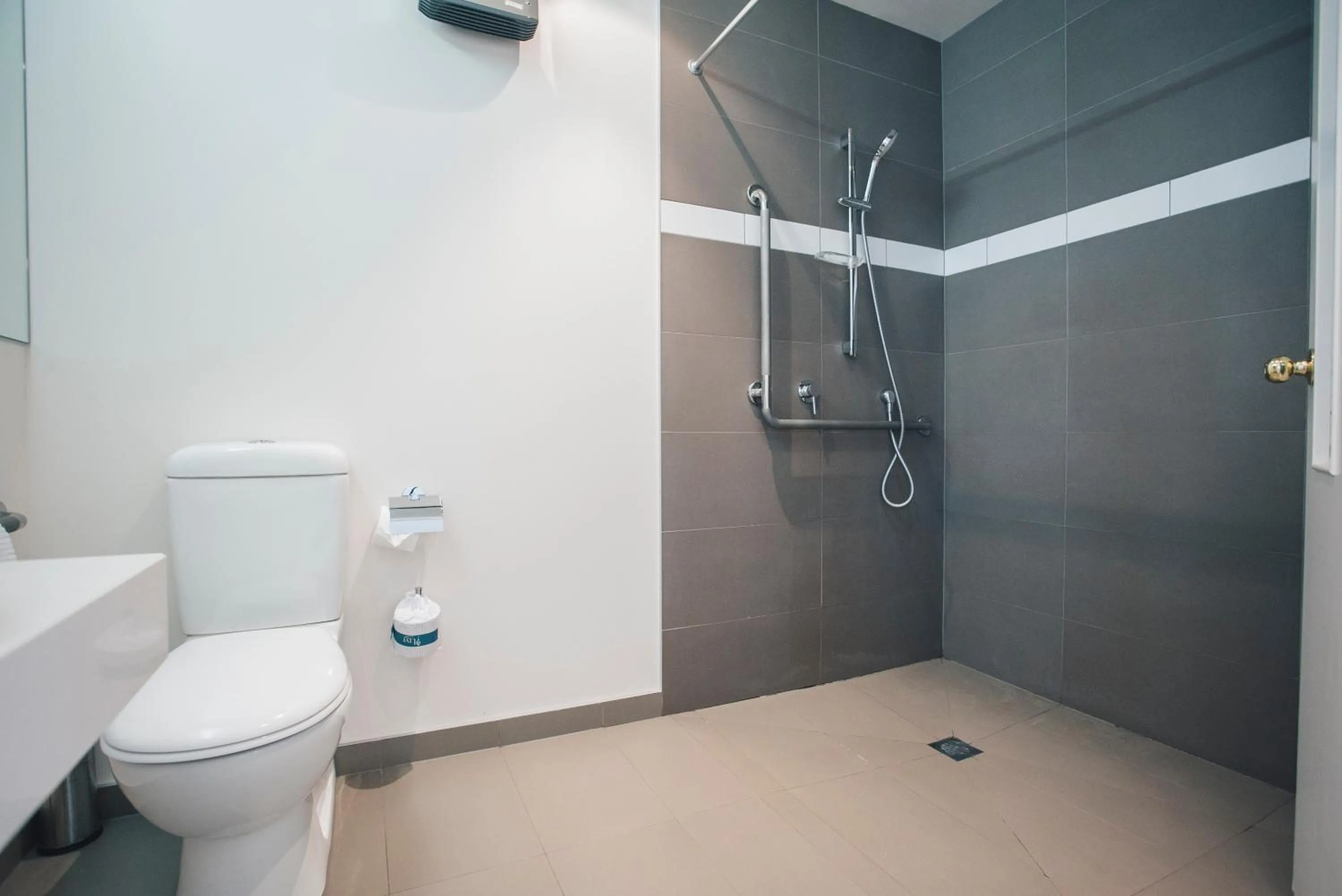 Shower in Hawea Hotel