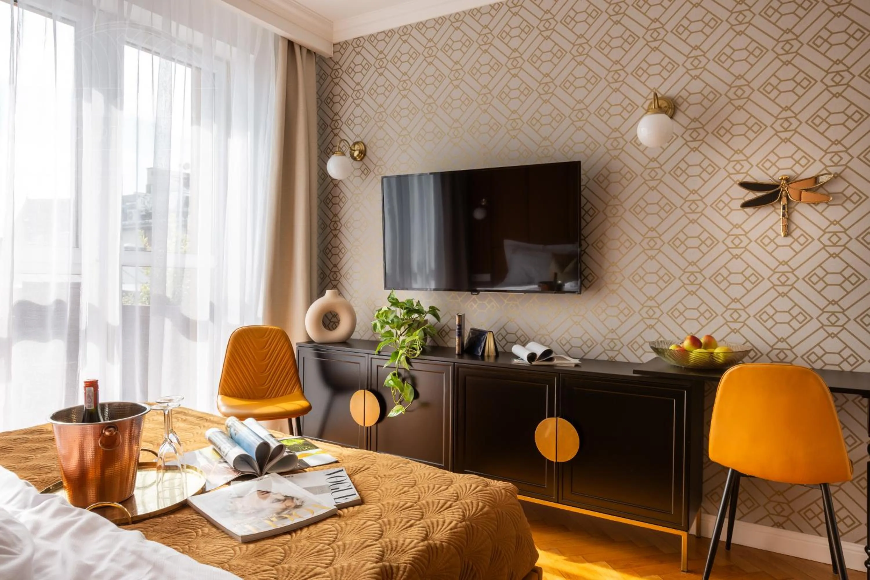 TV and multimedia in Feniks Fragola Apartments