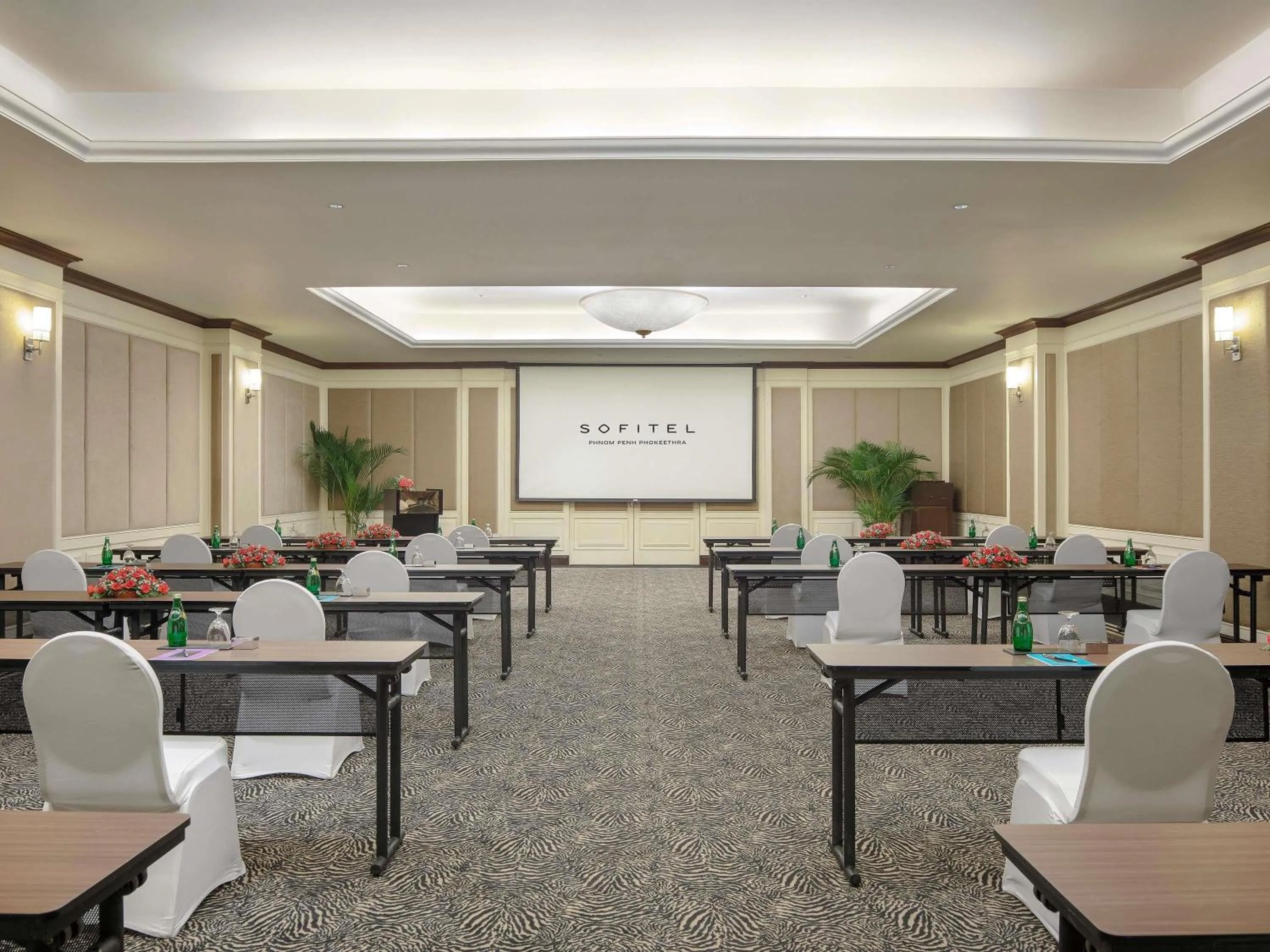 Meeting/conference room in Sofitel Phnom Penh Phokeethra