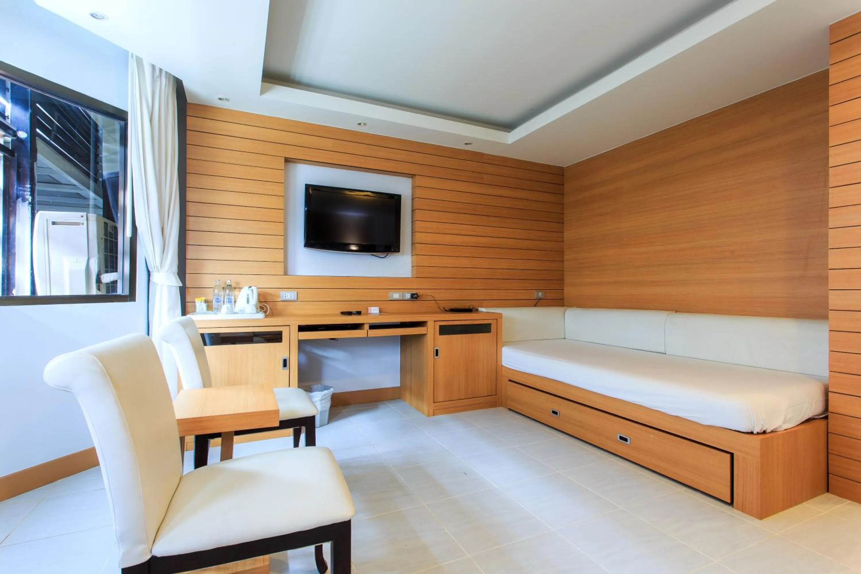 Photo of the whole room in Chaweng Budget Hotel