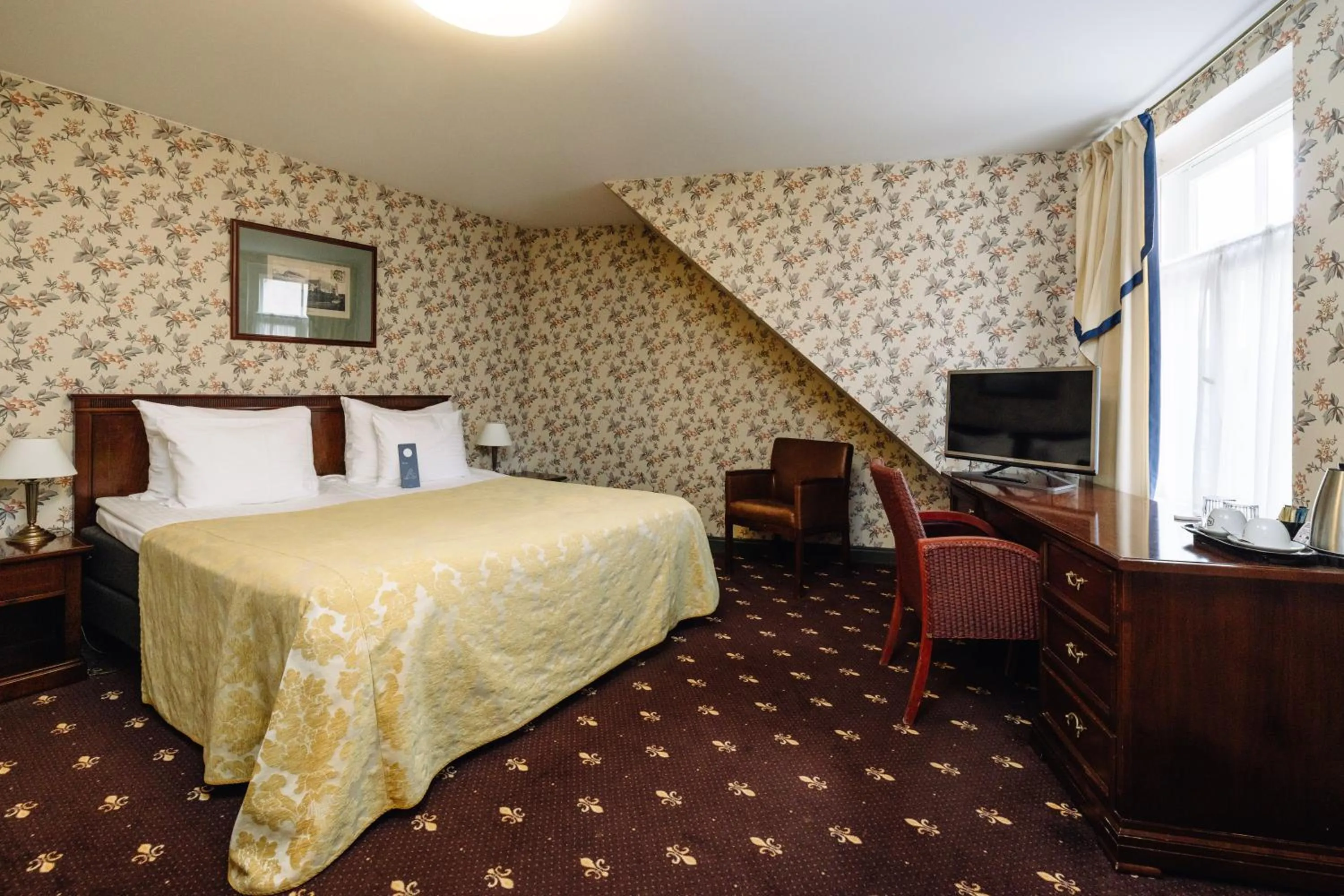 Bedroom, Bed in Hestia Hotel Barons Old Town