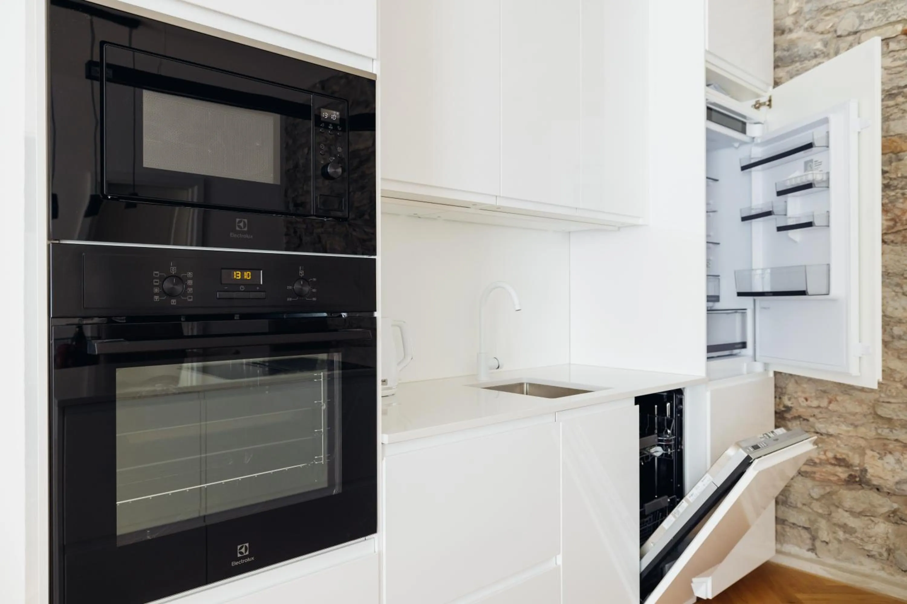 kitchen in Hestia Hotel Barons Old Town