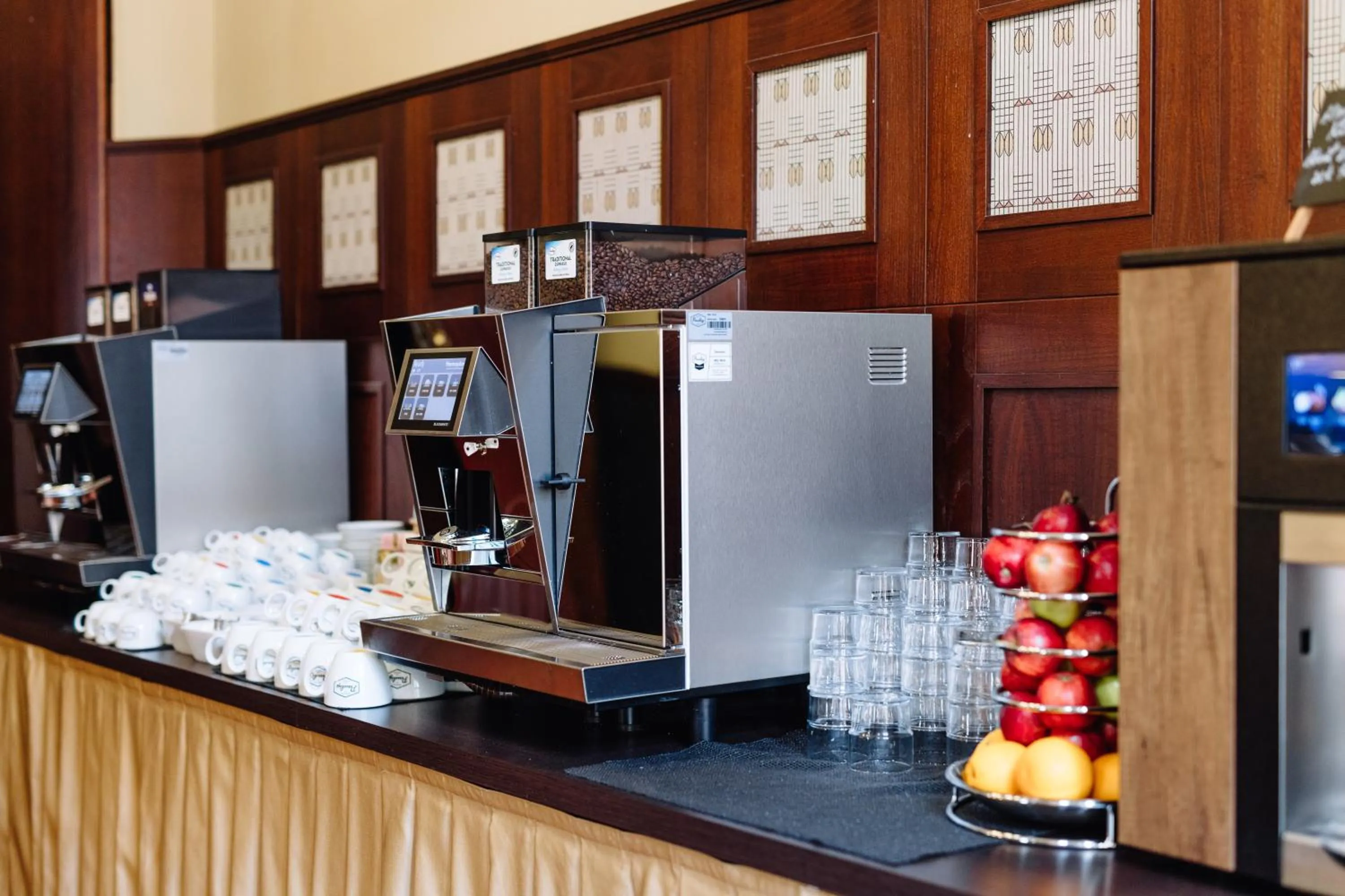 Coffee/tea facilities in Hestia Hotel Barons Old Town