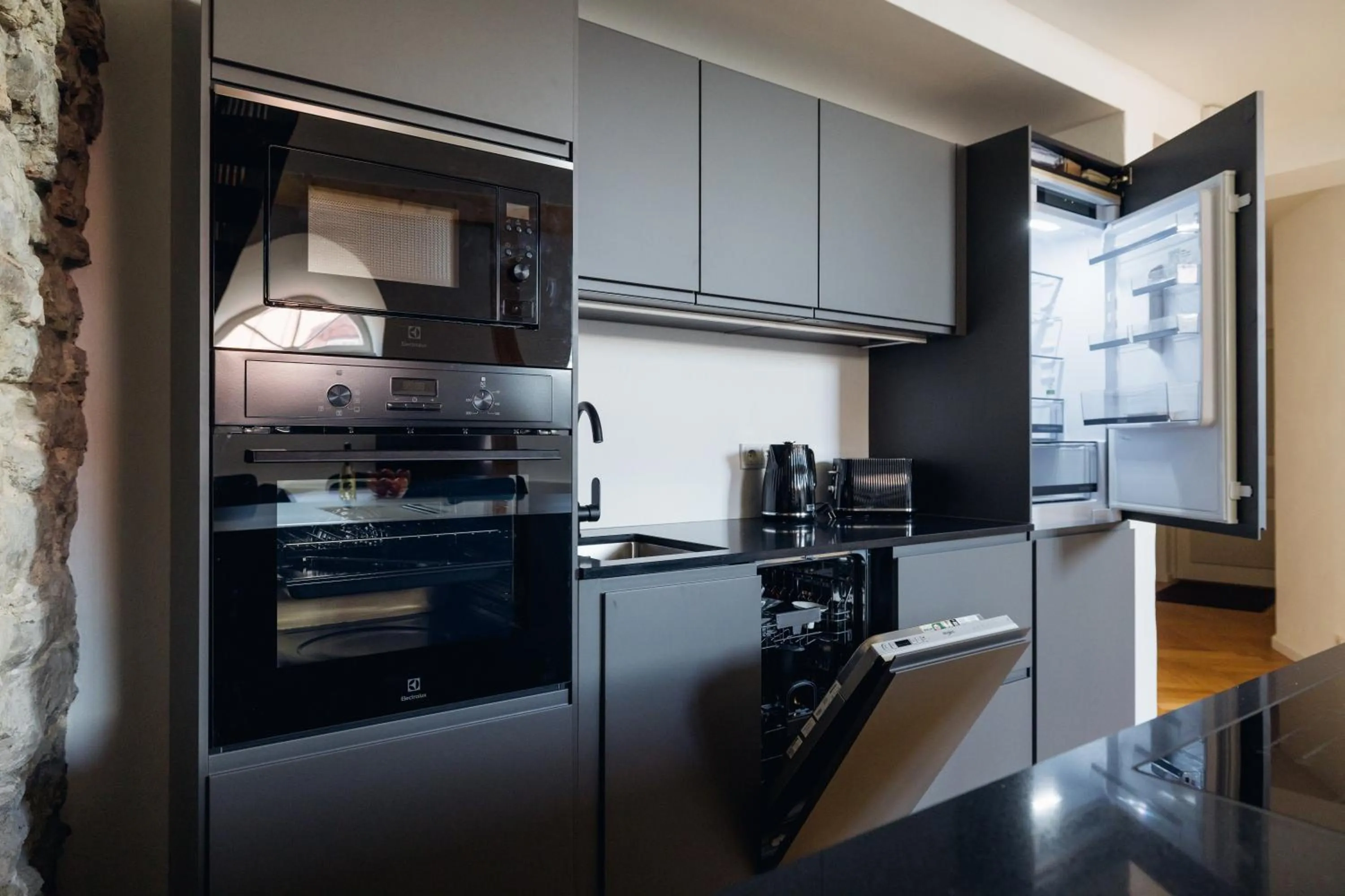 kitchen in Hestia Hotel Barons Old Town