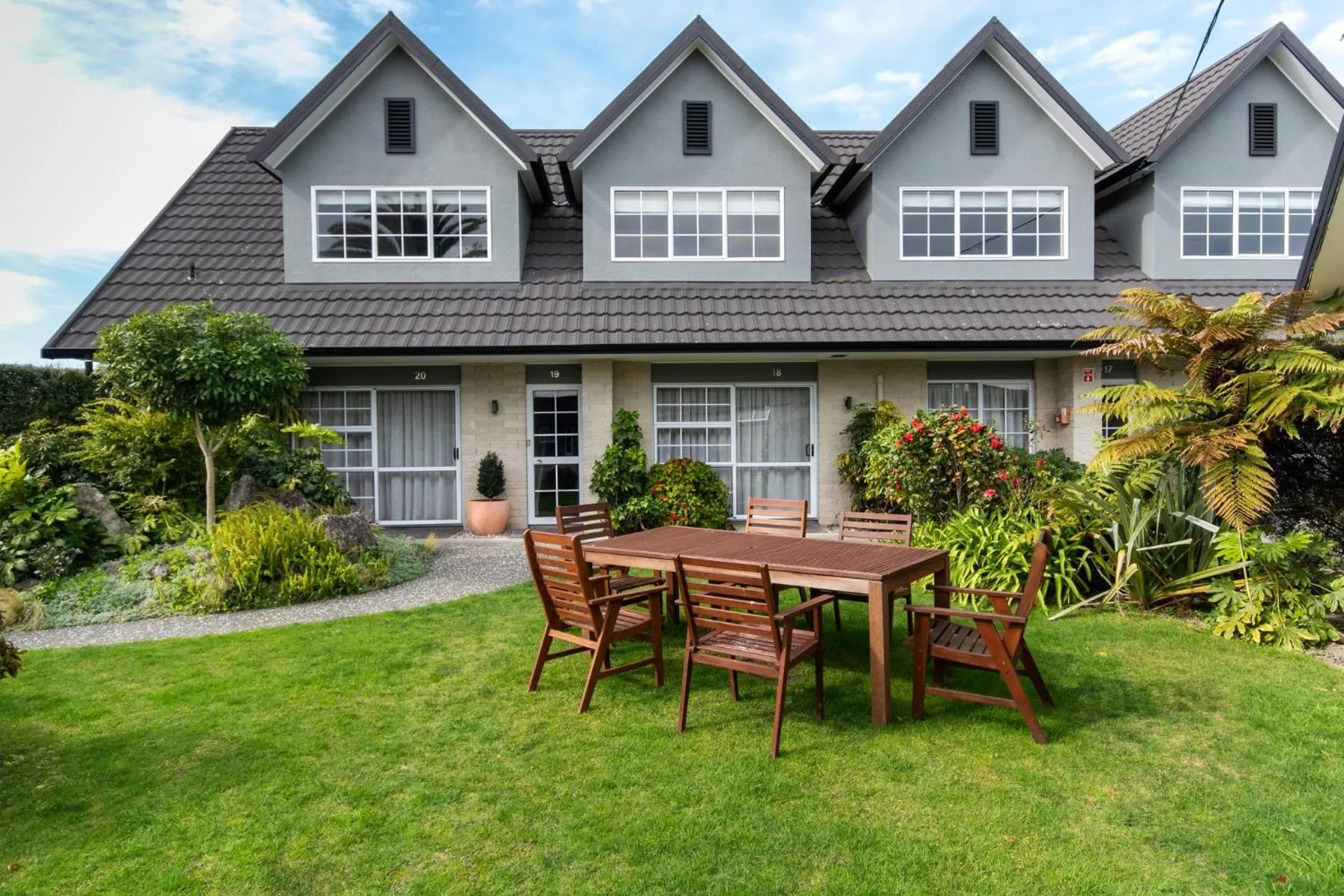 Property building in ASURE Colonial Lodge Motel