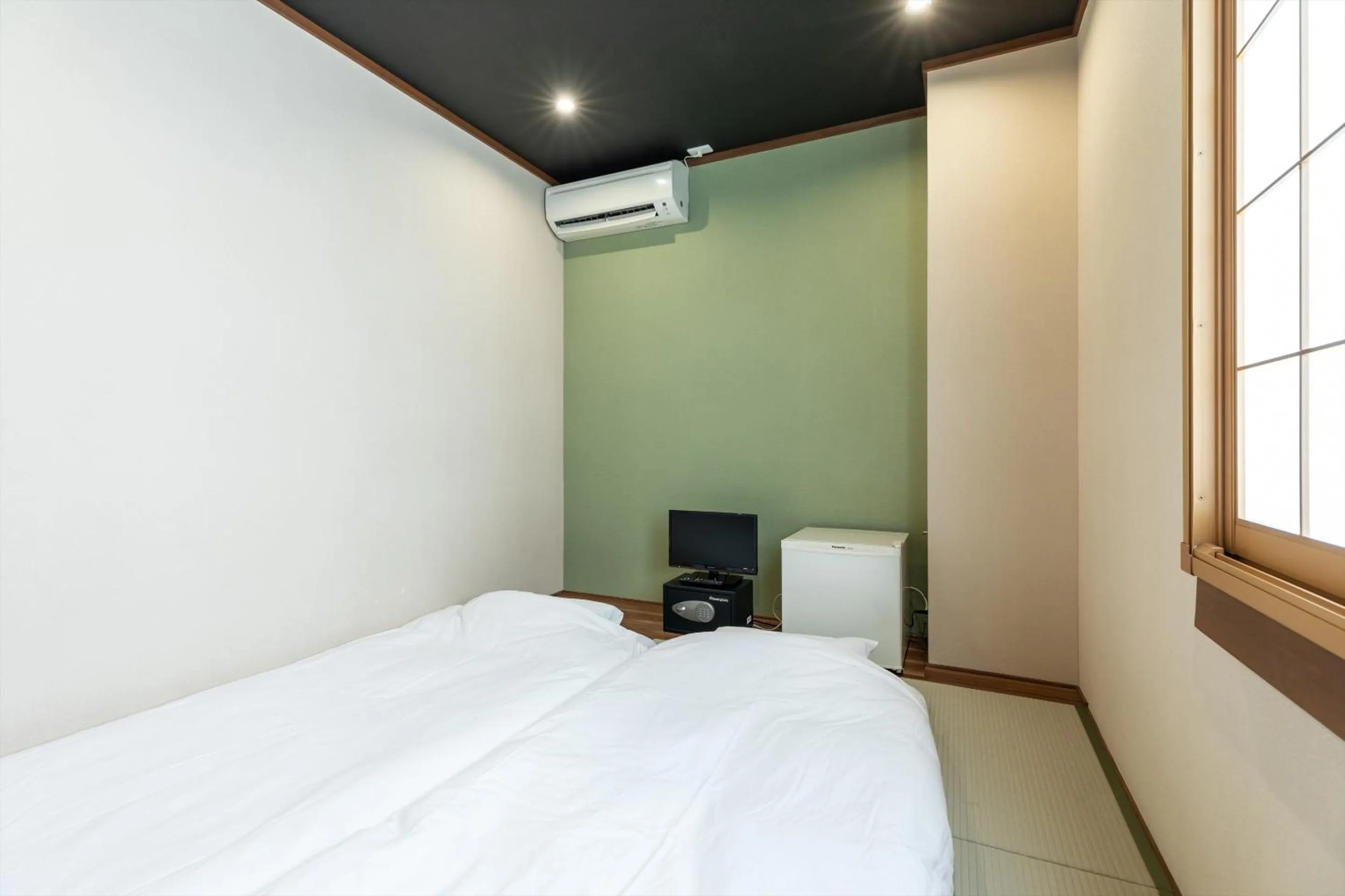 Bed in Seiki Kyoto Station