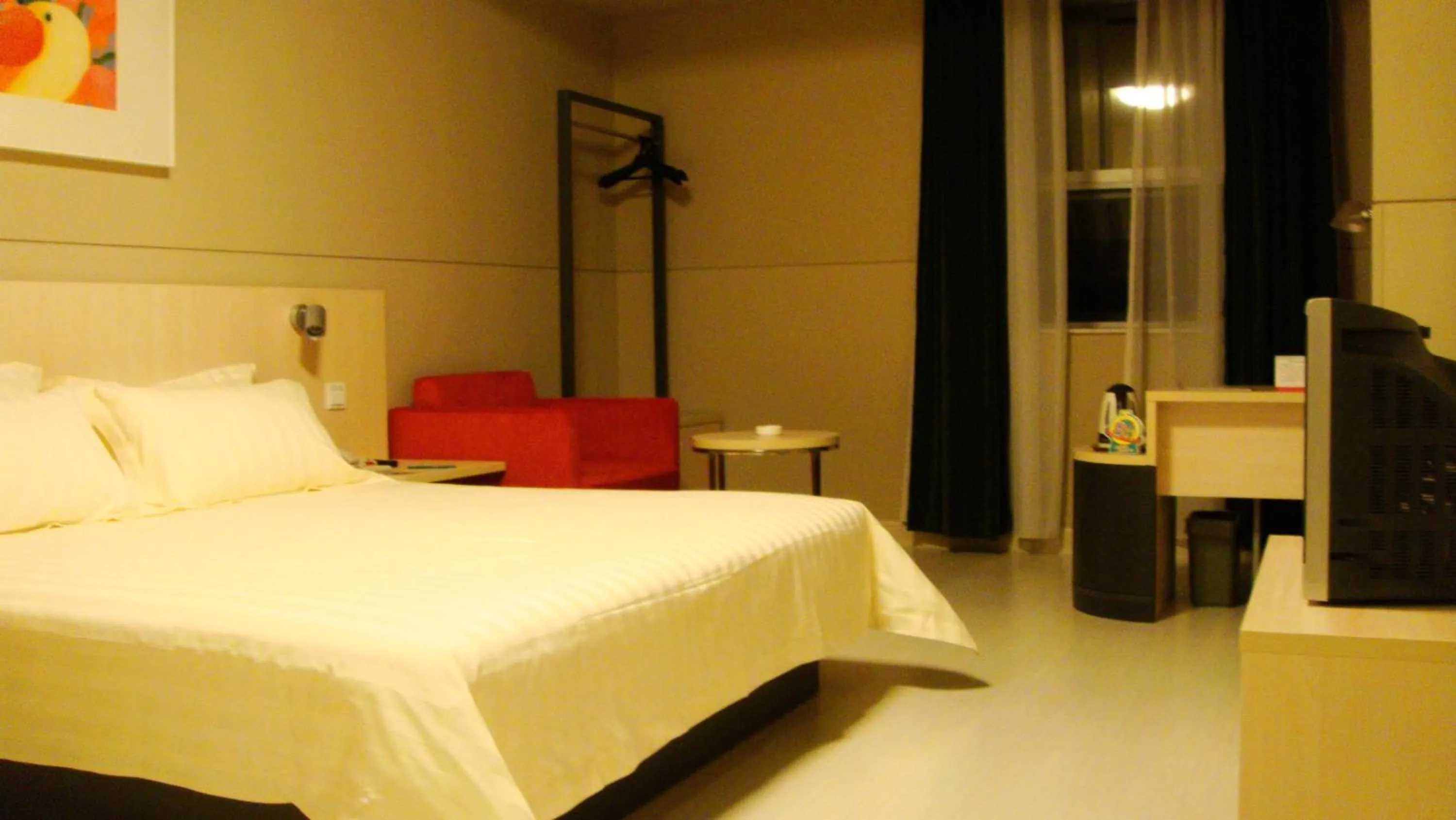 Bedroom, Bed in Jinjiang Inn - Shanghai Changning