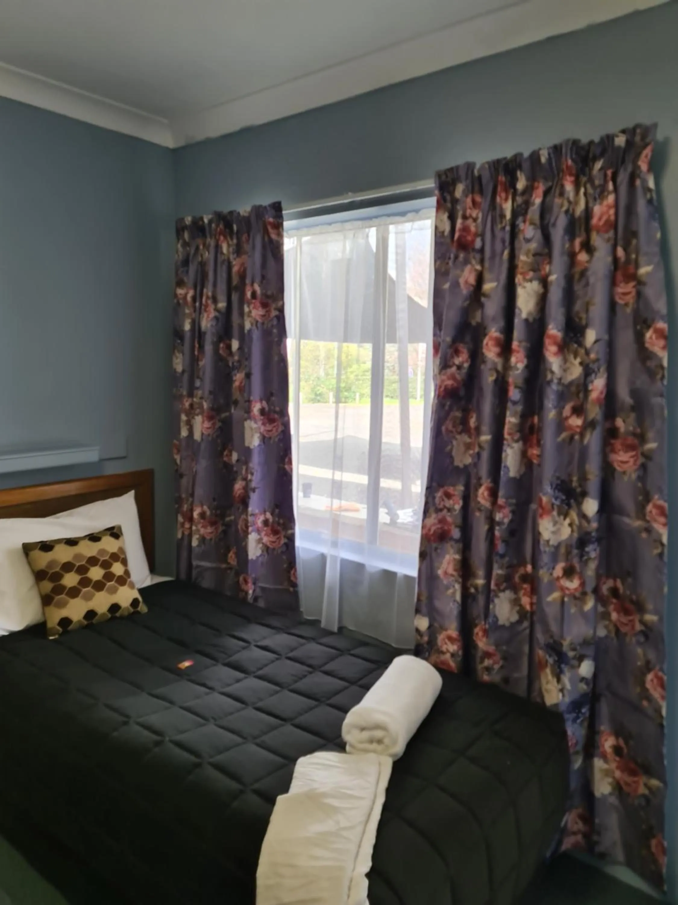 Bed in Valley View Motel