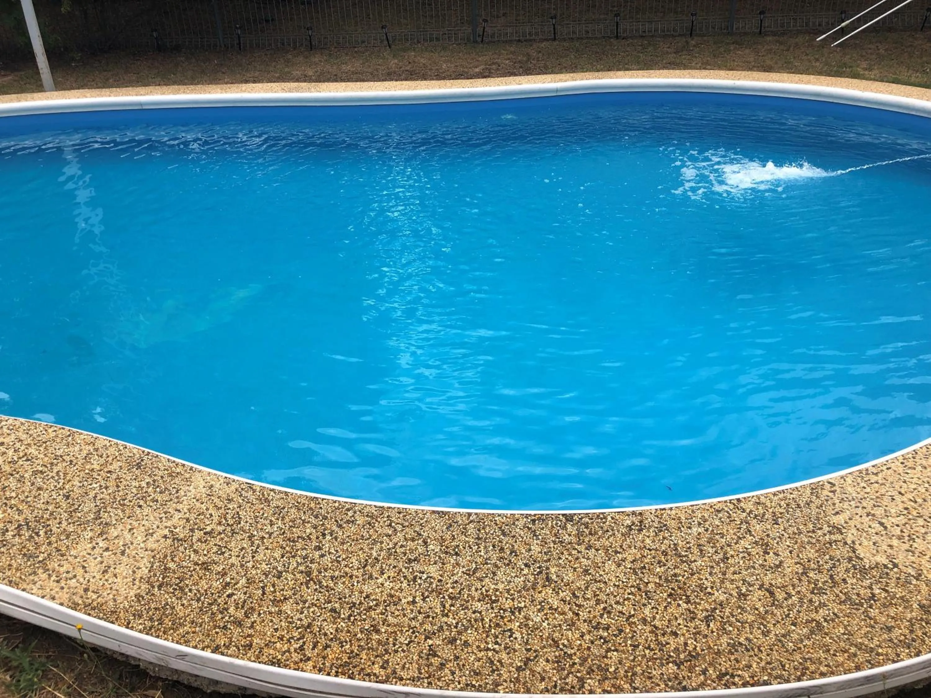 Swimming pool in Valley View Motel