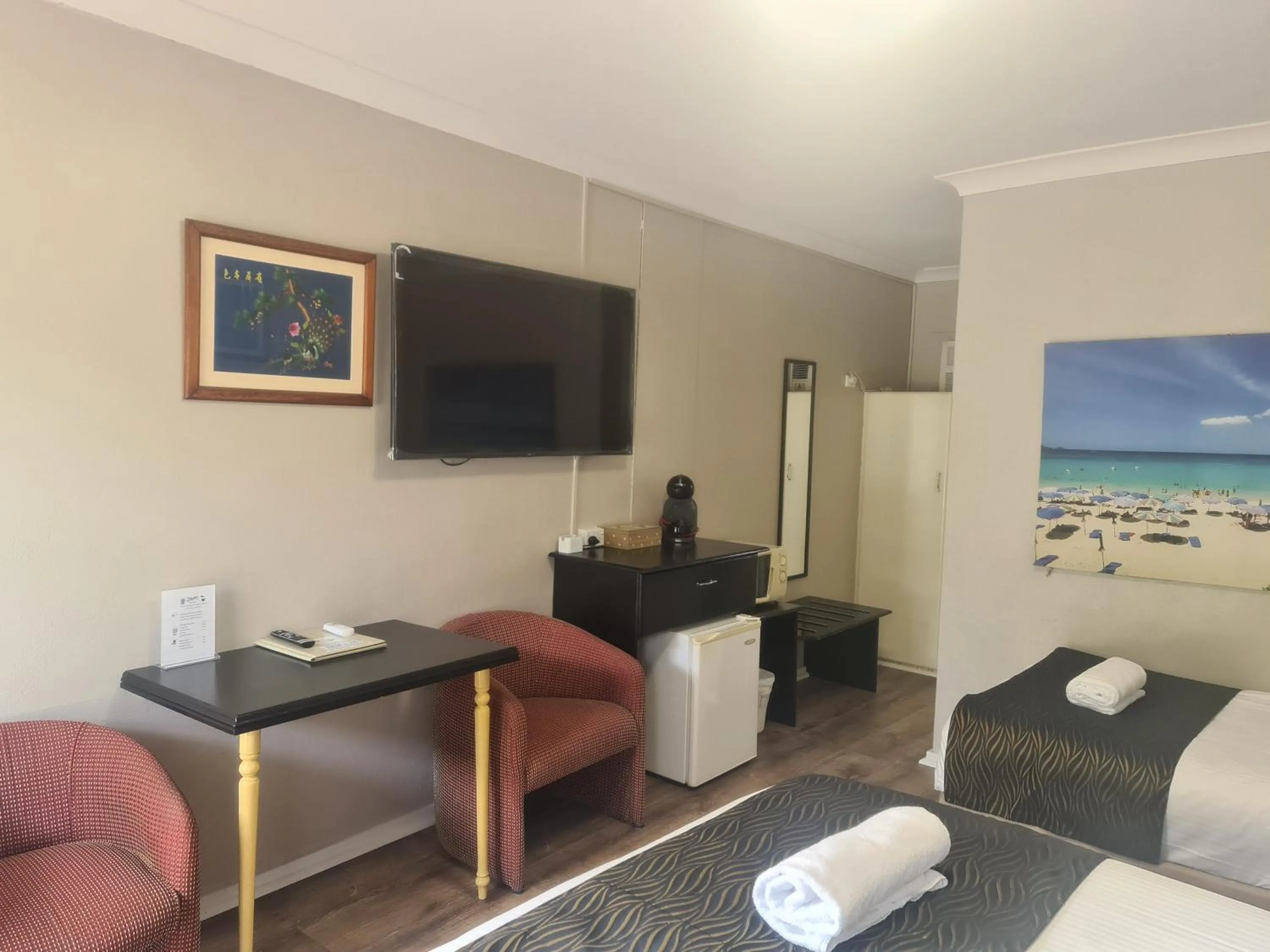 Seating area in Valley View Motel