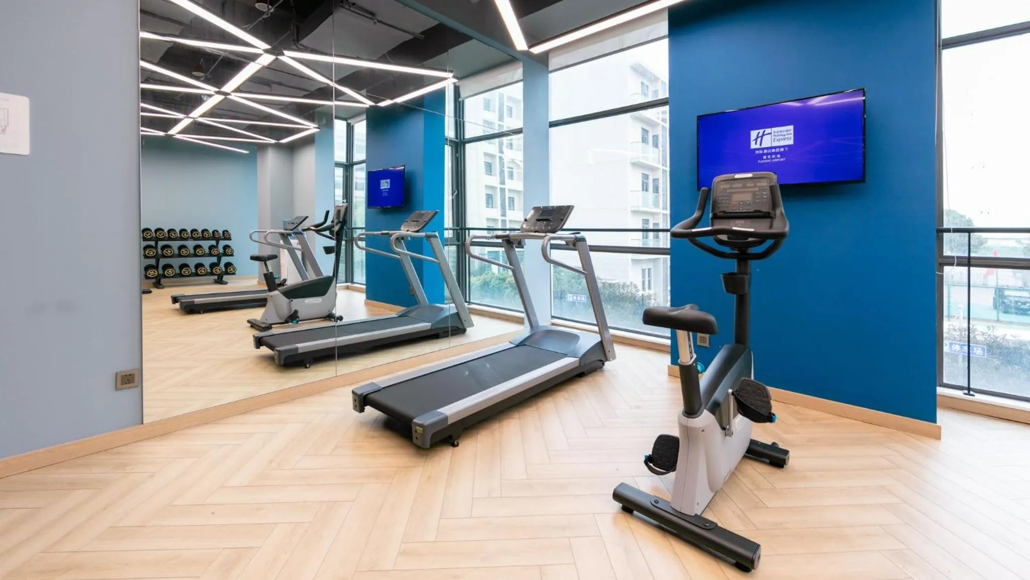 Fitness centre/facilities in Holiday Inn Express Shanghai Pudong Airport by IHG