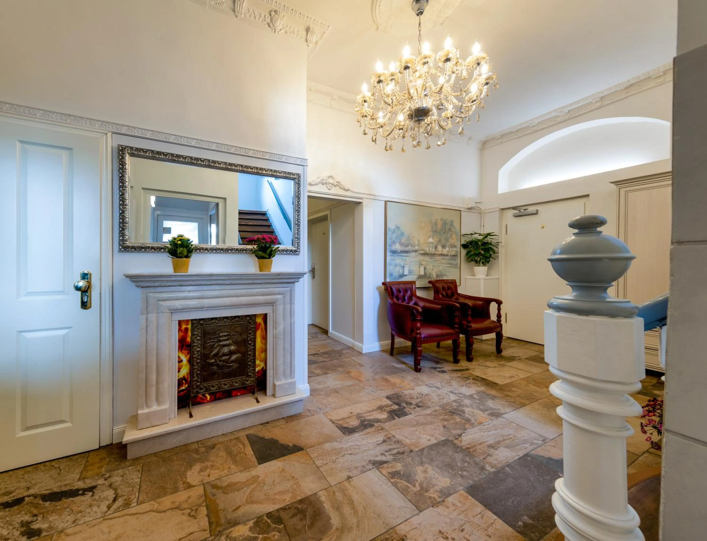 Lobby or reception in Akzent Hotel Alte Direktionsvilla Kupfermühle