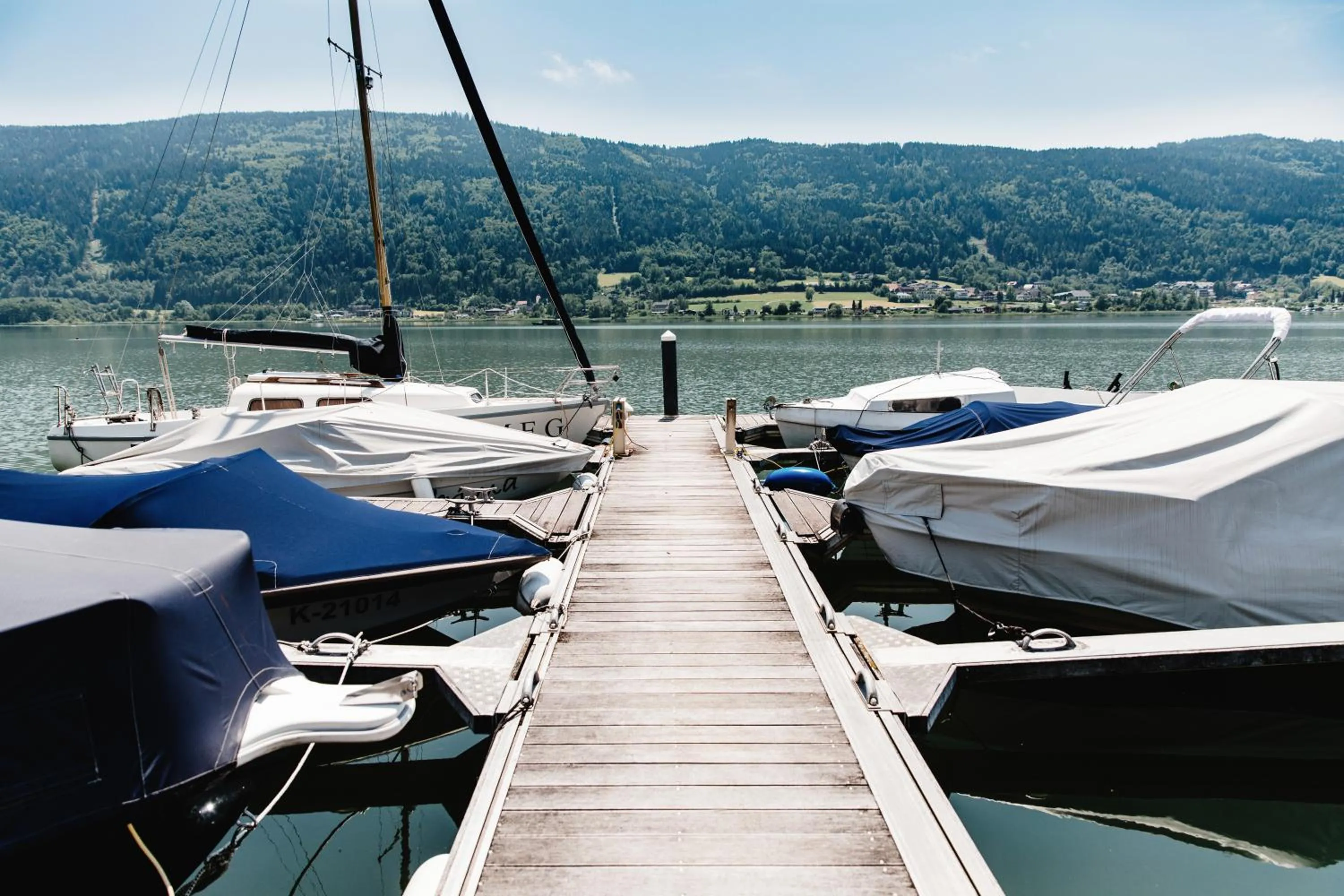 Lake view in Apart Hotel Legendär