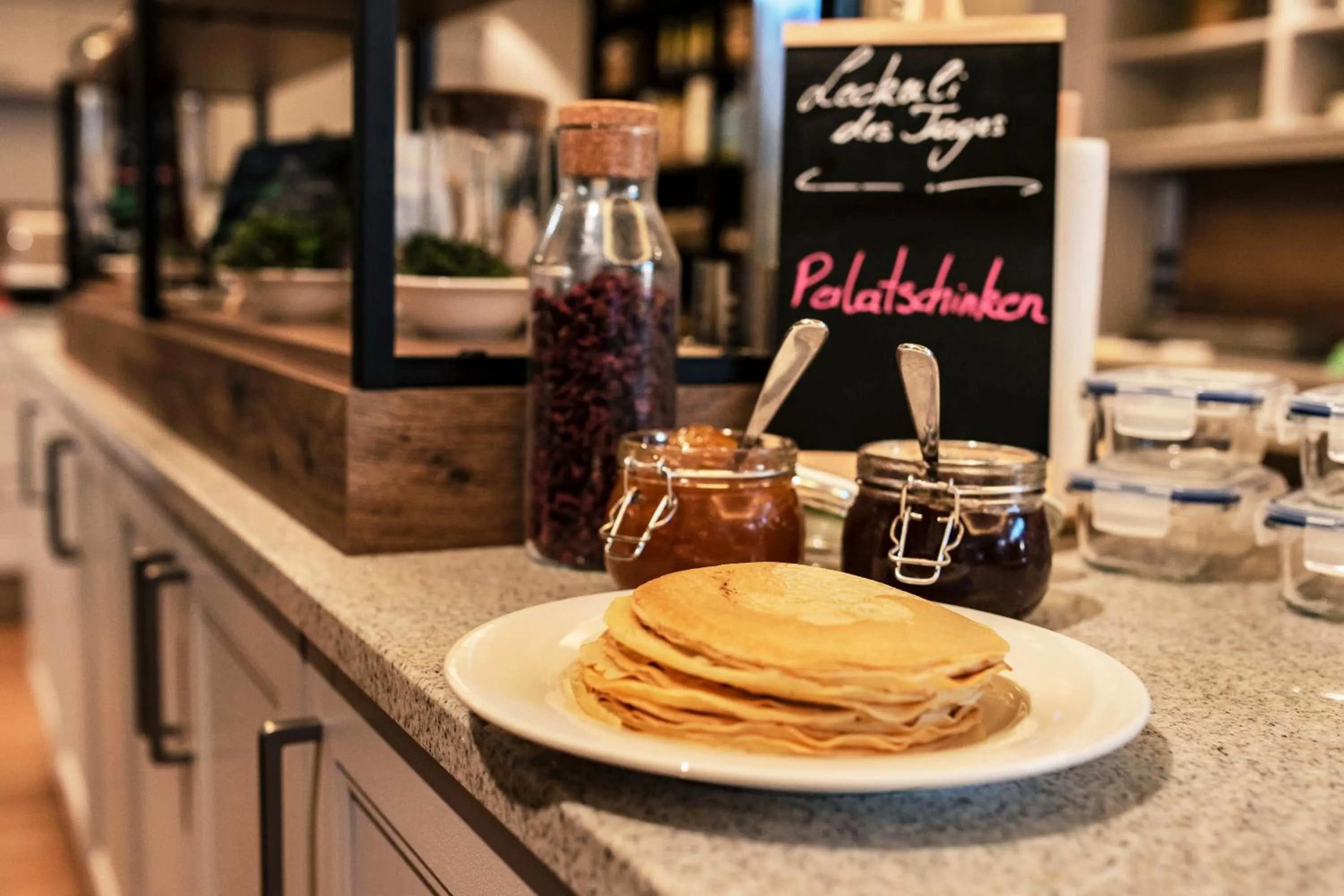 Breakfast in Apart Hotel Legendär