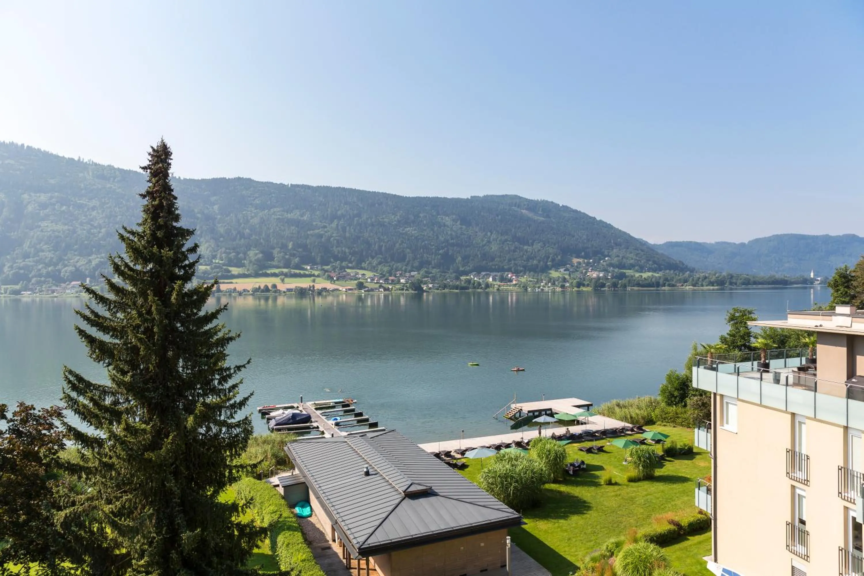 Lake view in Apart Hotel Legendär