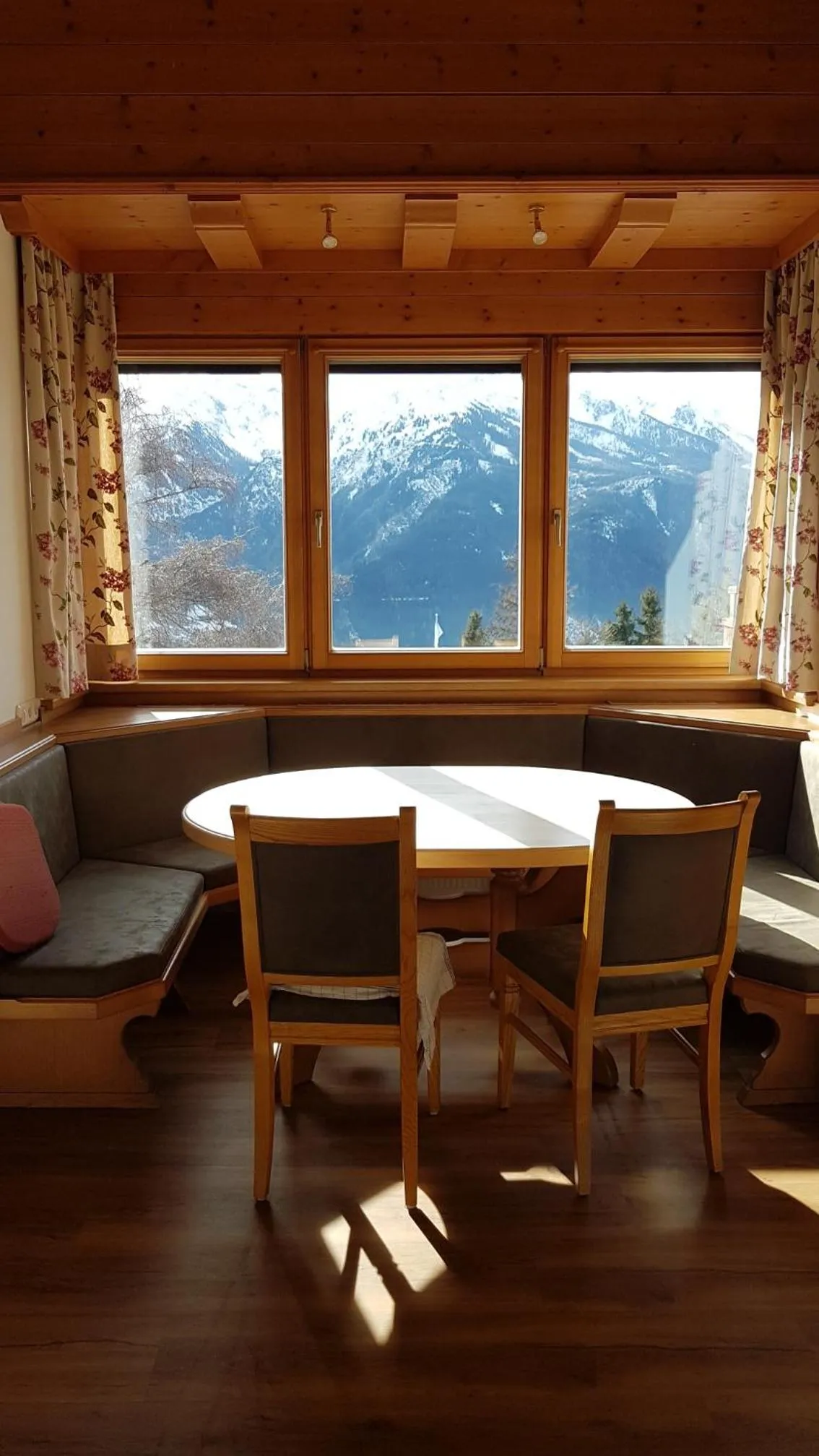 Dining area in Aparthotel Hohe Brücke