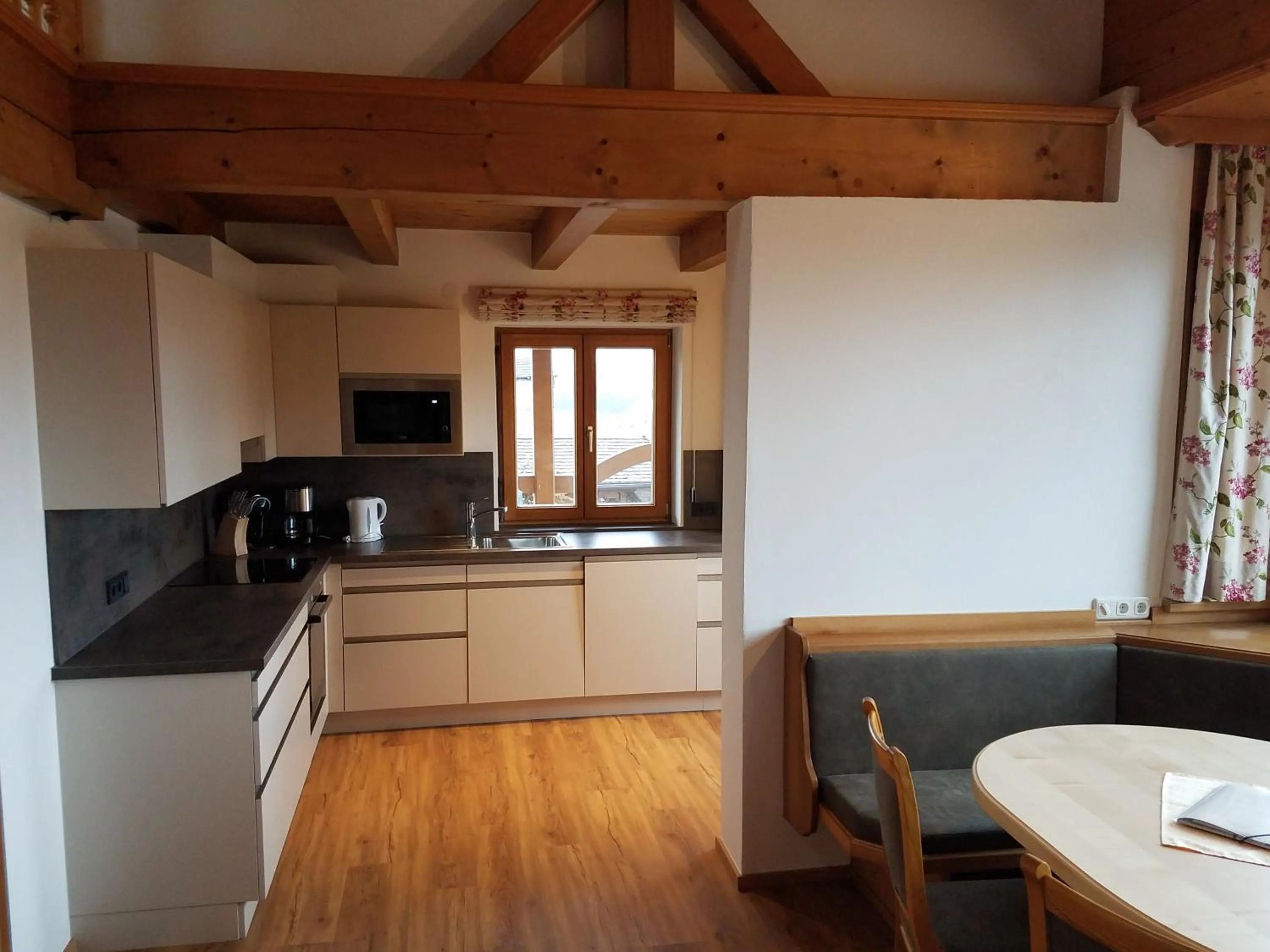 Kitchen or kitchenette in Aparthotel Hohe Brücke