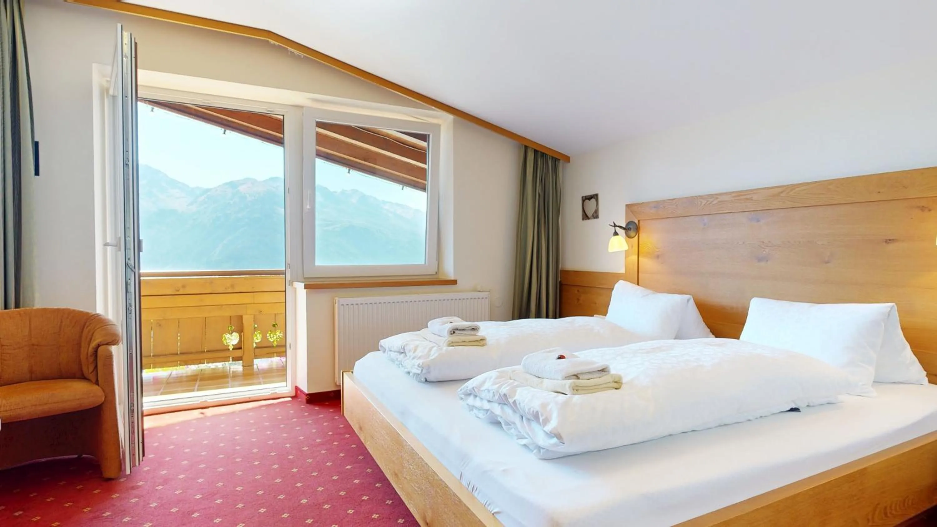 Balcony/Terrace, Bed in Aparthotel Hohe Brücke