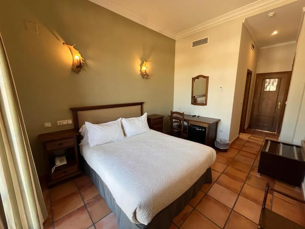 Photo of the whole room, Bed in Hotel Sierra de Ubrique