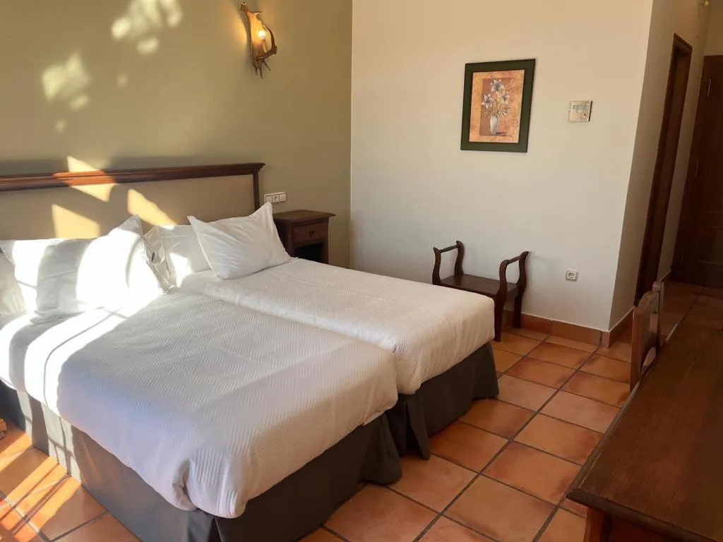 Photo of the whole room, Bed in Hotel Sierra de Ubrique
