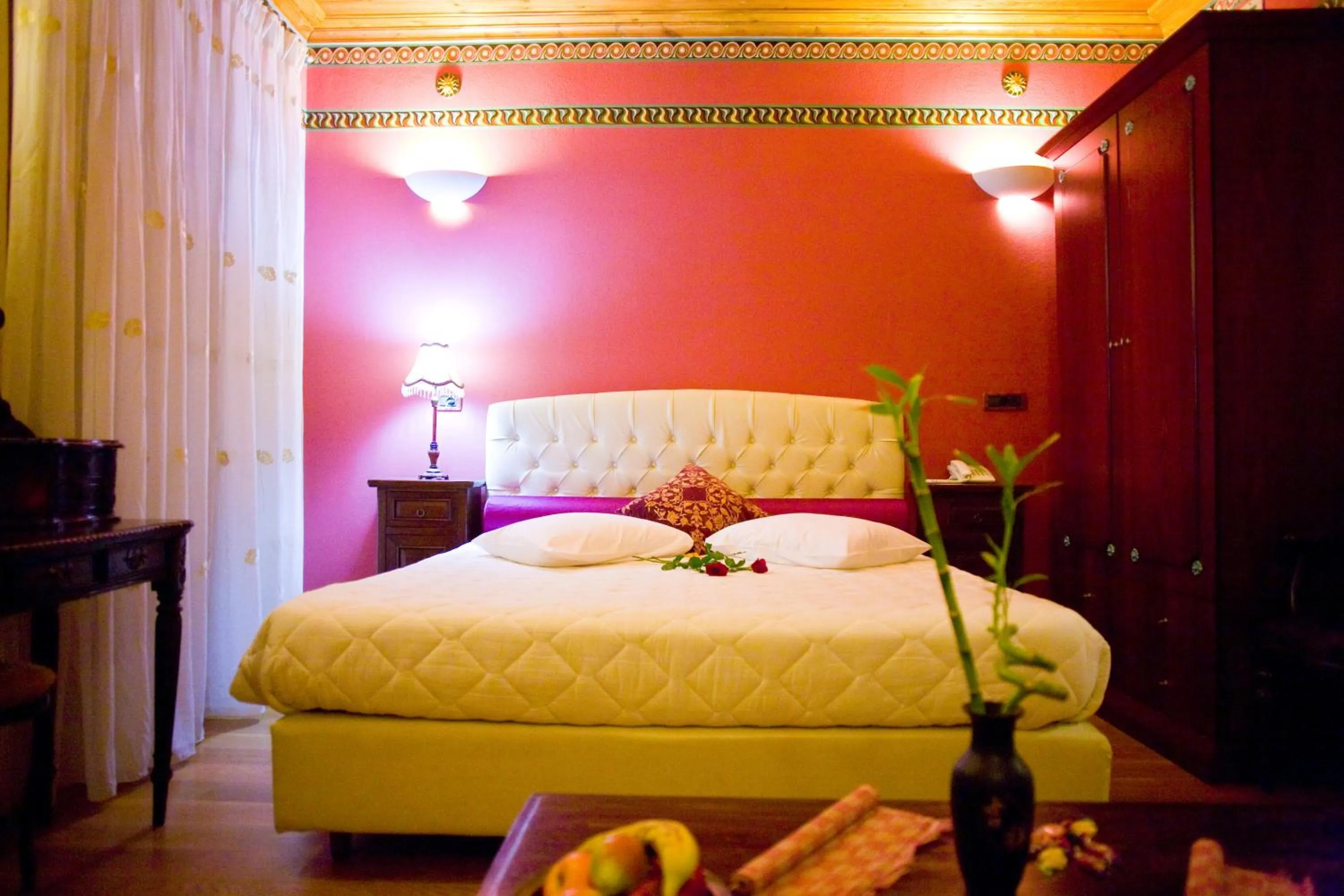 Photo of the whole room, Bed in Kyveli Suites