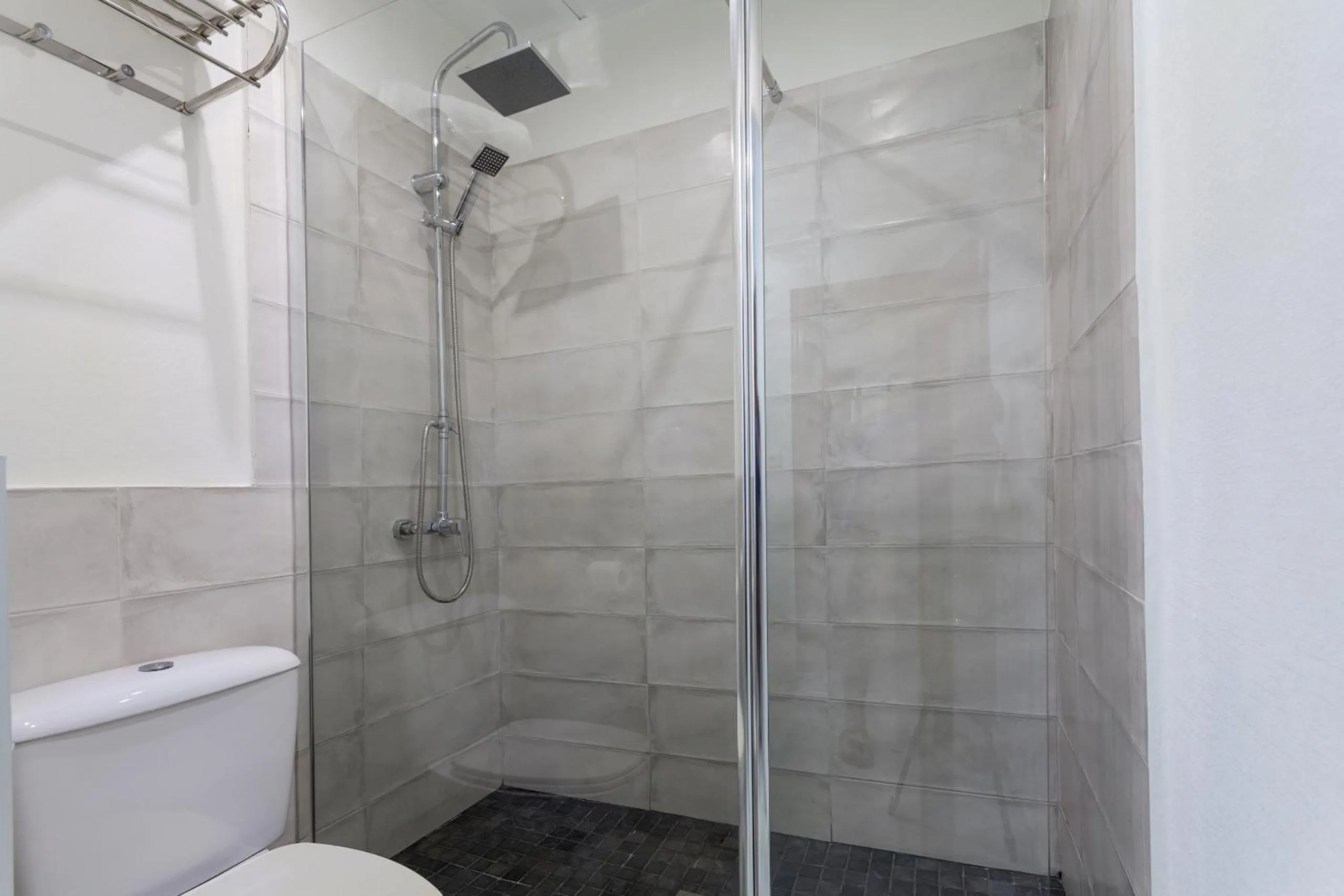 Bathroom in Green-Apartments Sierpes