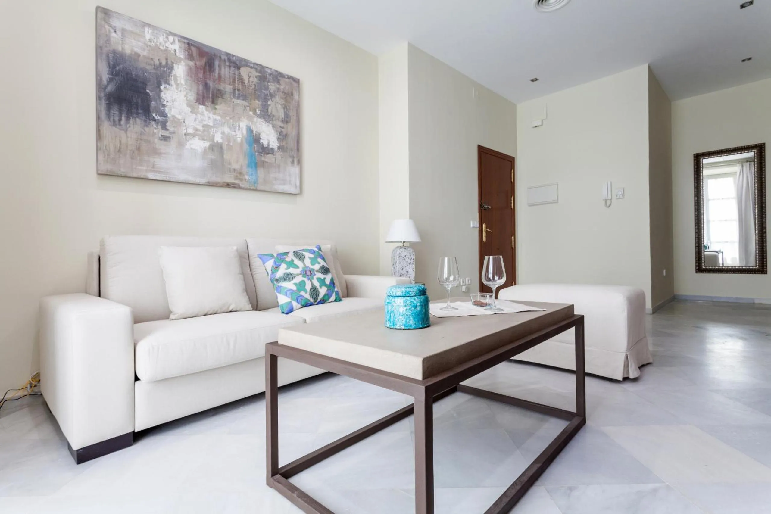 Communal lounge/ TV room in Green-Apartments Sierpes