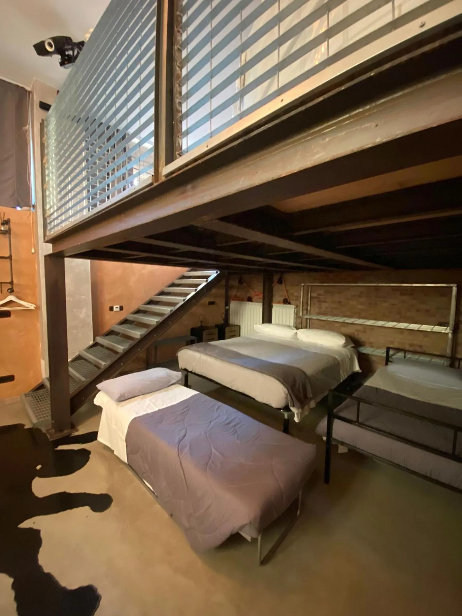 Bed in B2In Suite & Office