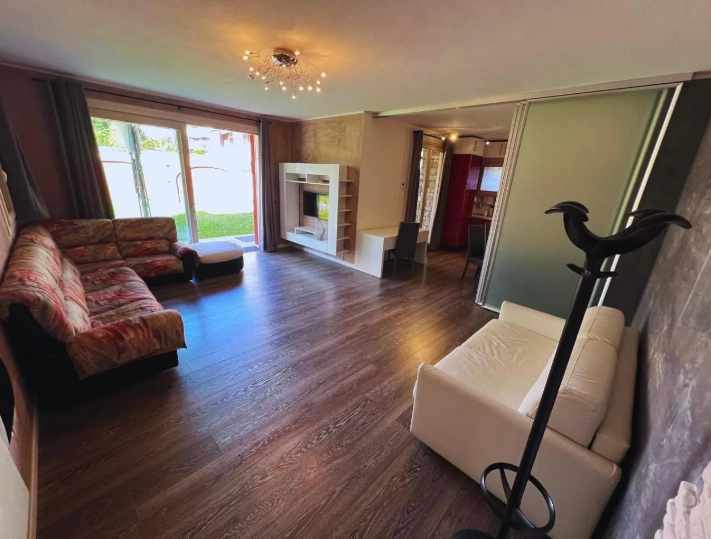 Communal lounge/ TV room in B2In Suite & Office