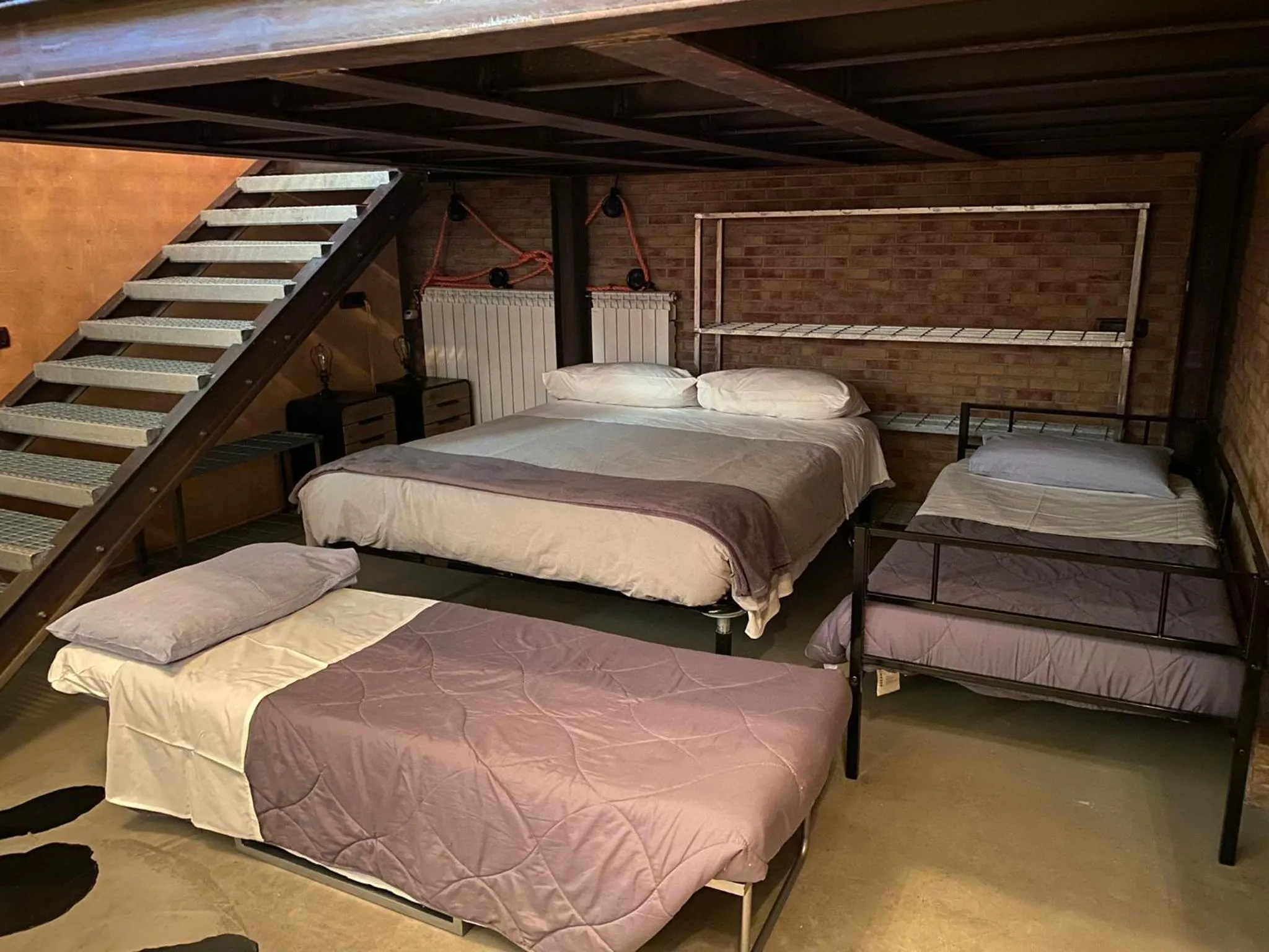 Bed in B2In Suite & Office