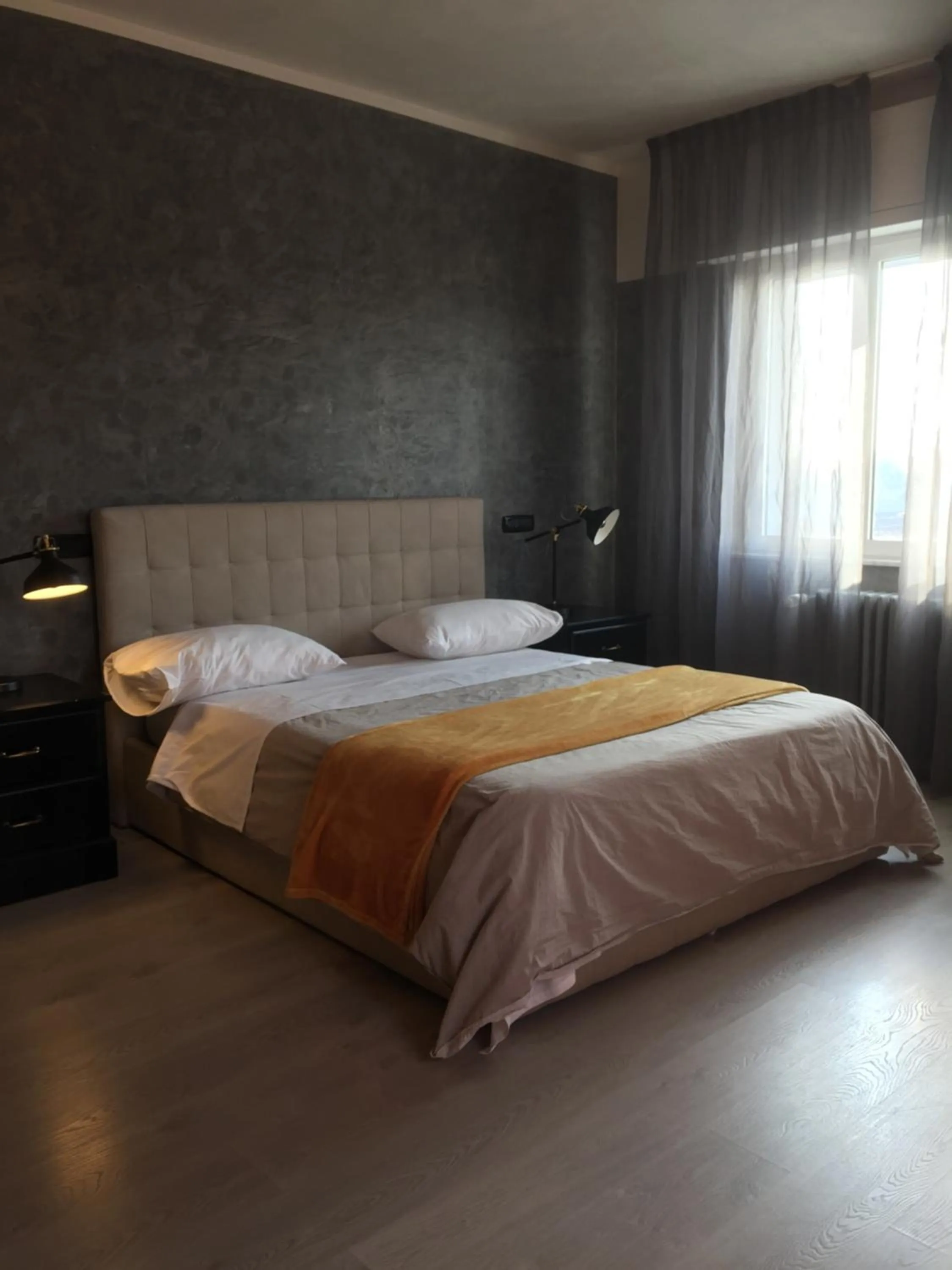 Bed in B2In Suite & Office