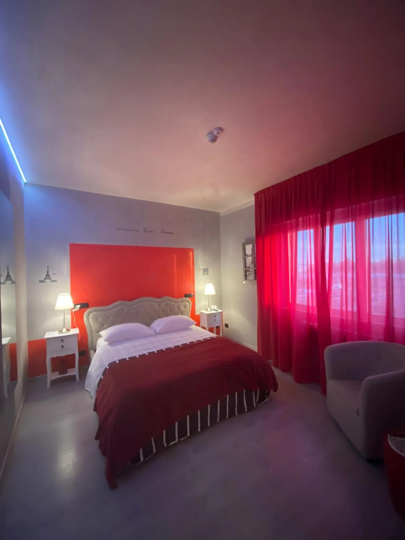 Bed in B2In Suite & Office